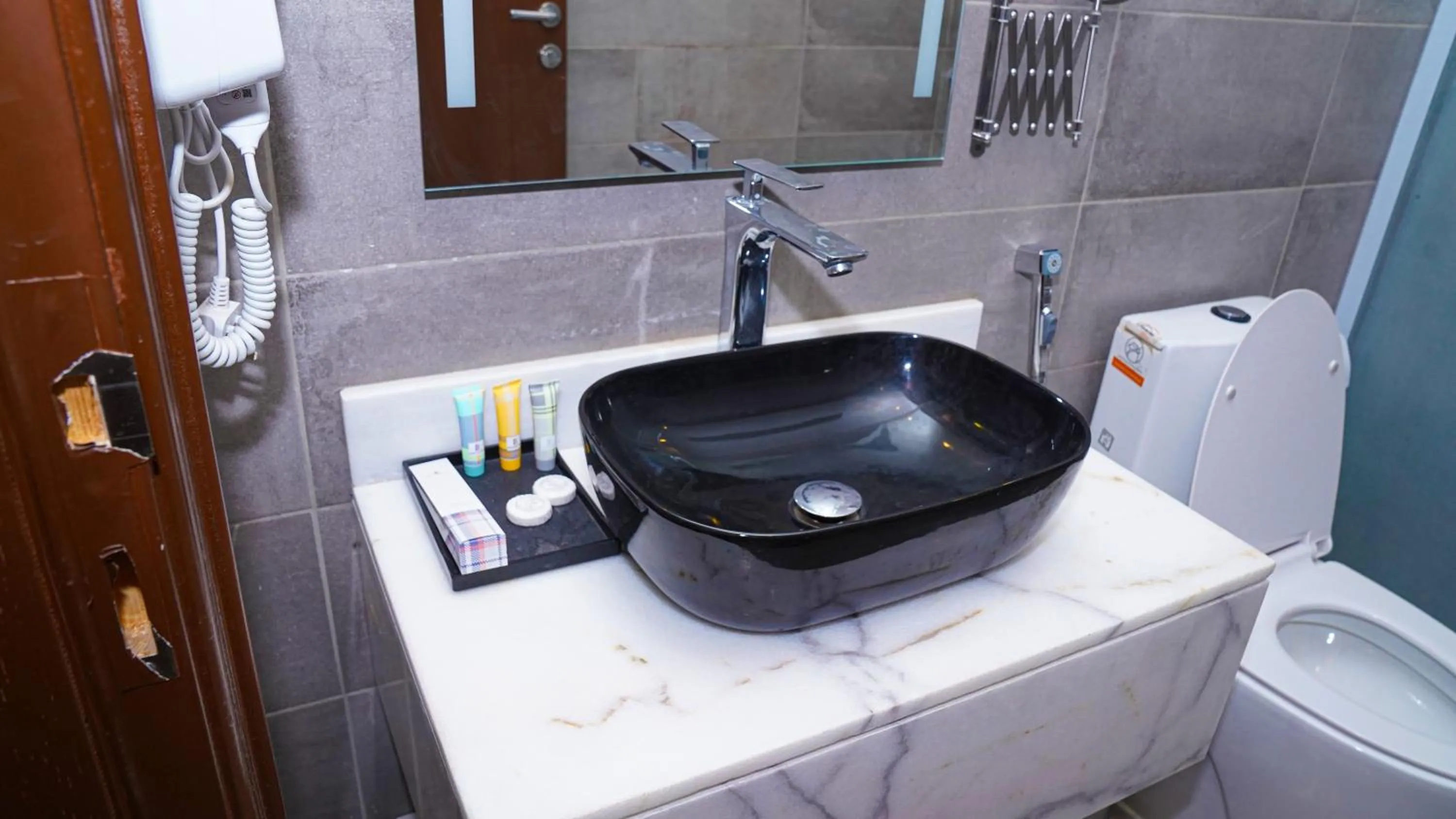 Clowzer Serviced Apartments