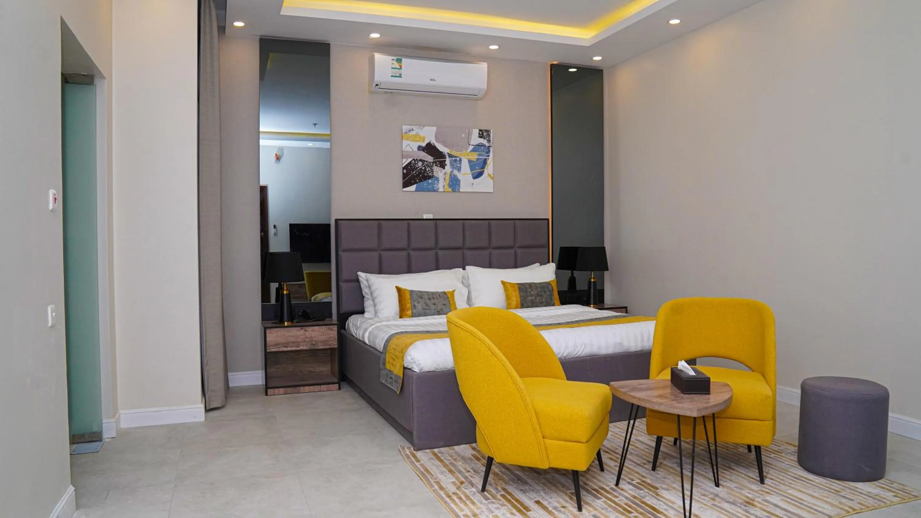 Clowzer Serviced Apartments