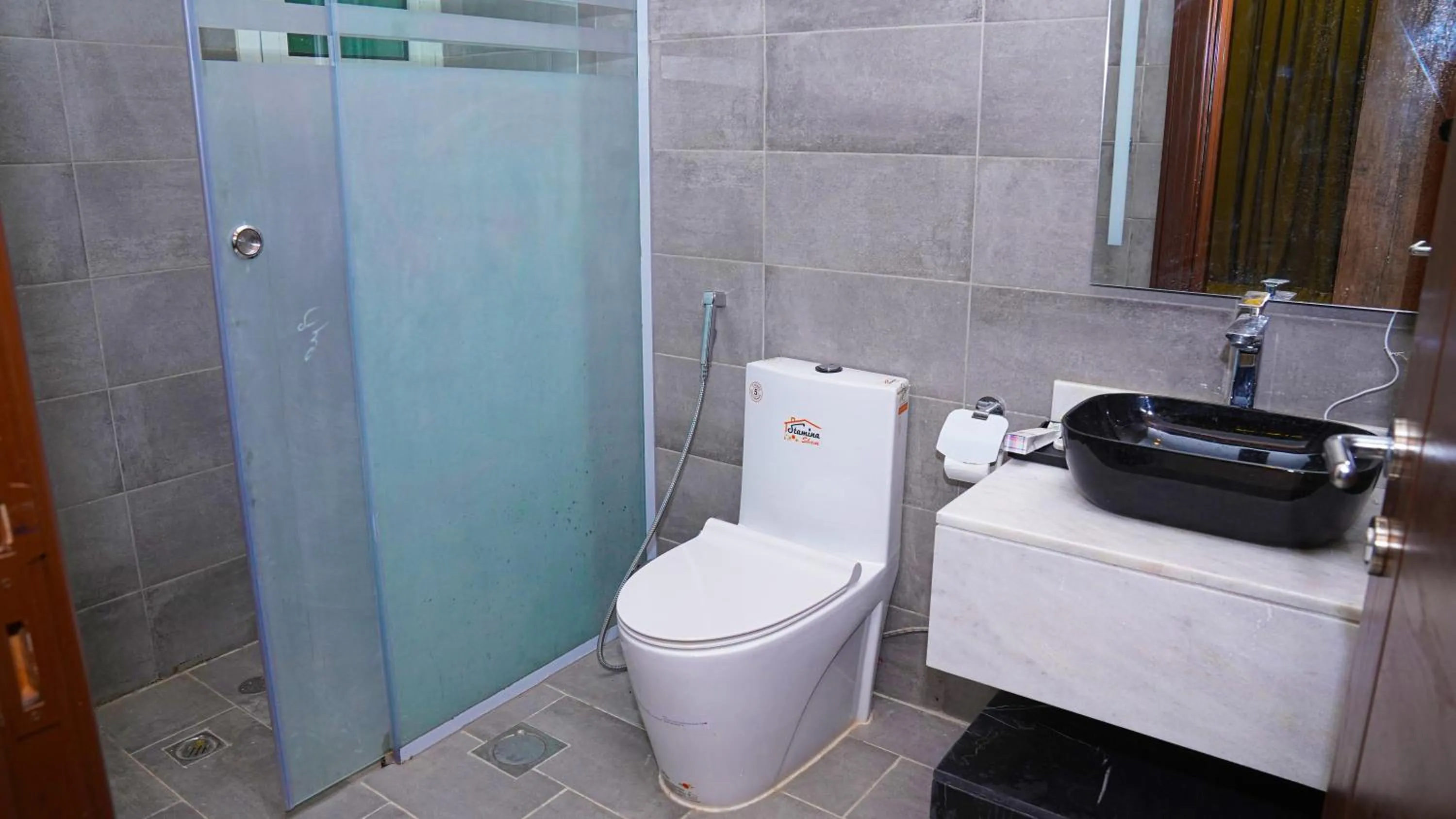 Clowzer Serviced Apartments