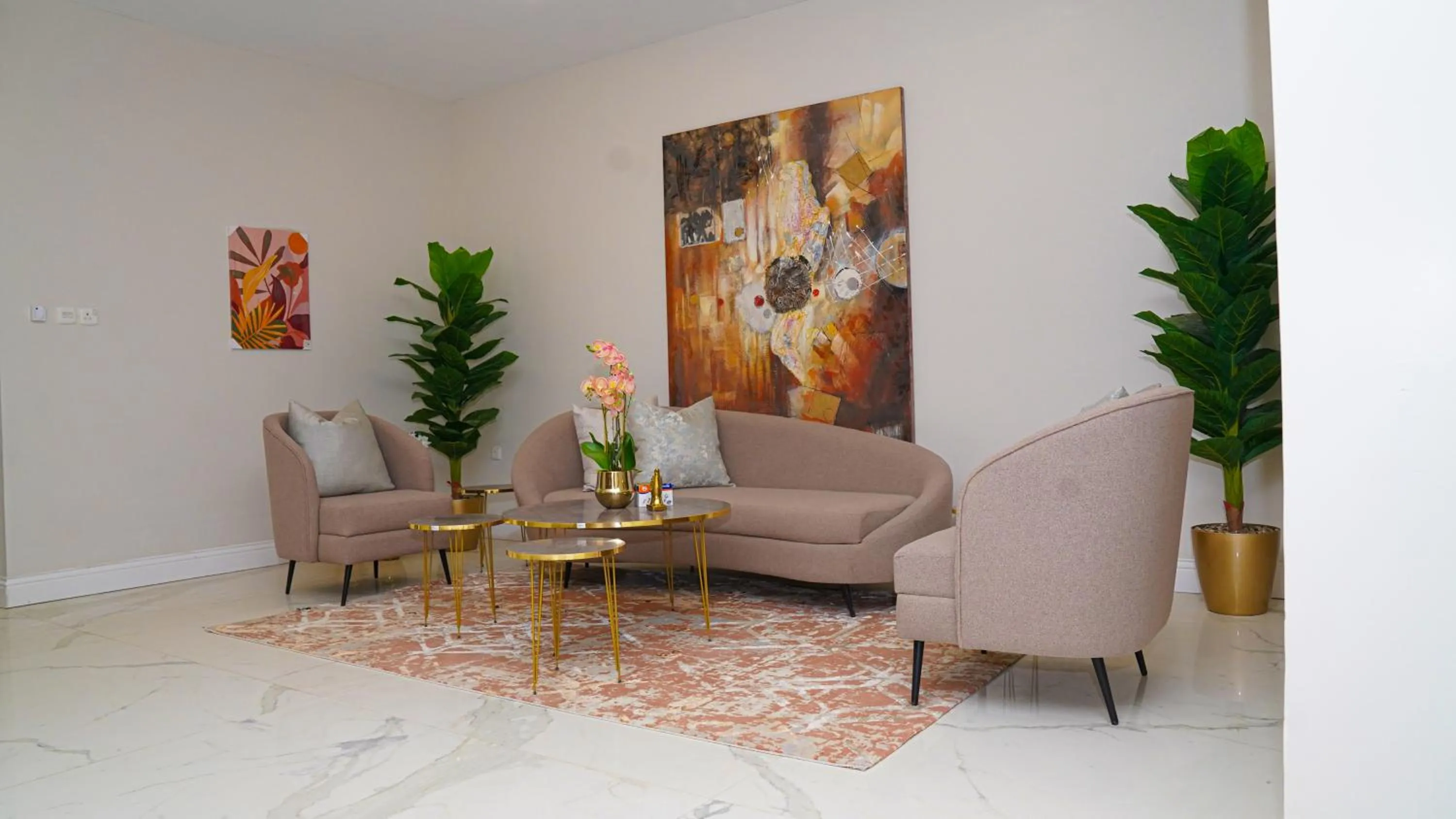 Clowzer Serviced Apartments