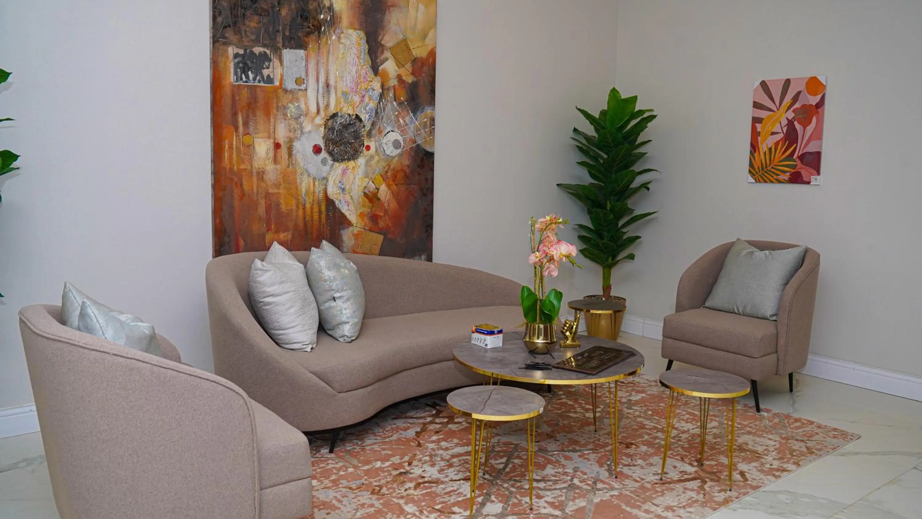 Clowzer Serviced Apartments