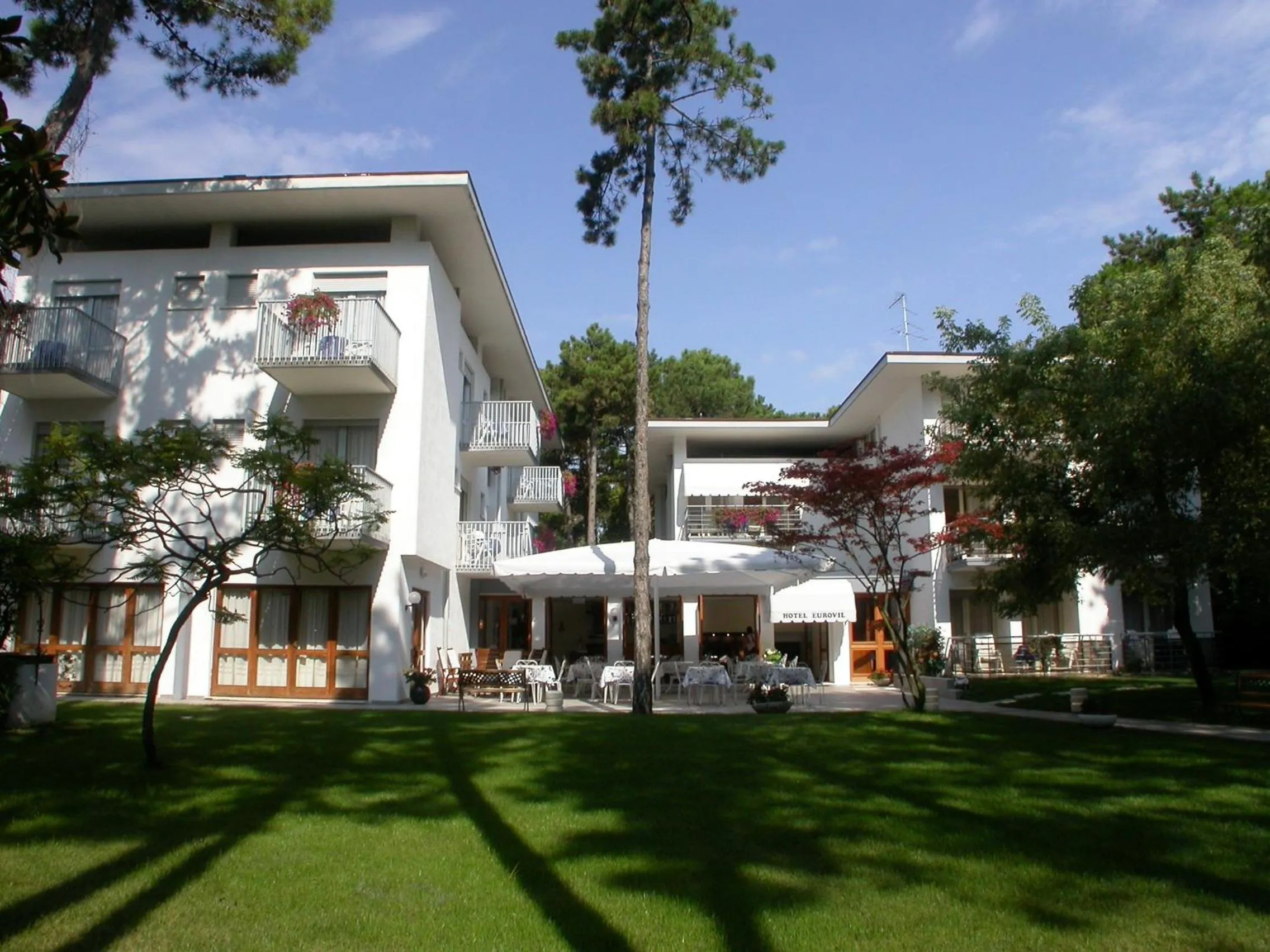 Property building in Hotel Eurovil Garni