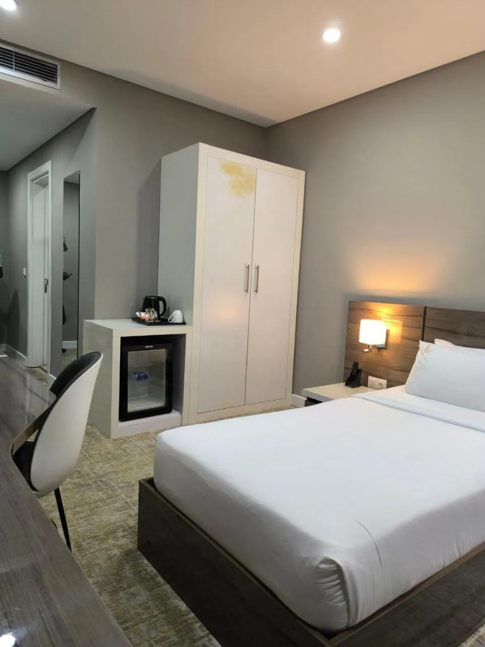 Bedroom, Bed in Polana Plaza Hotel