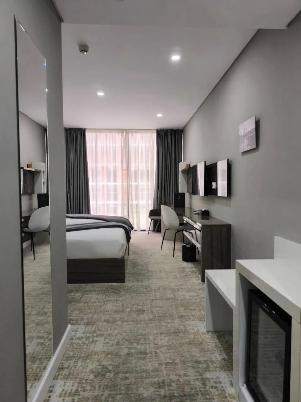 Photo of the whole room, Bed in Polana Plaza Hotel