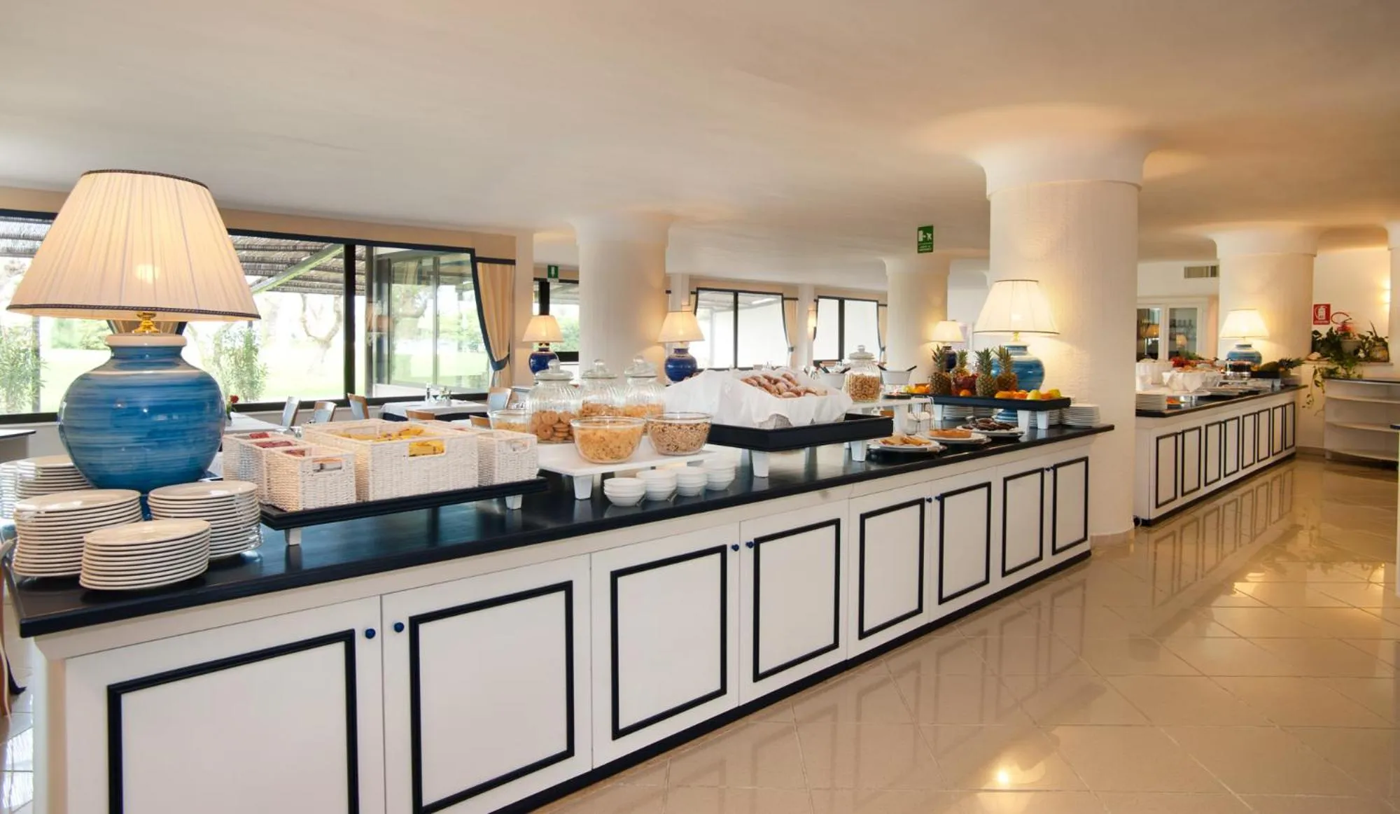 Restaurant/places to eat in Hotel Del Levante