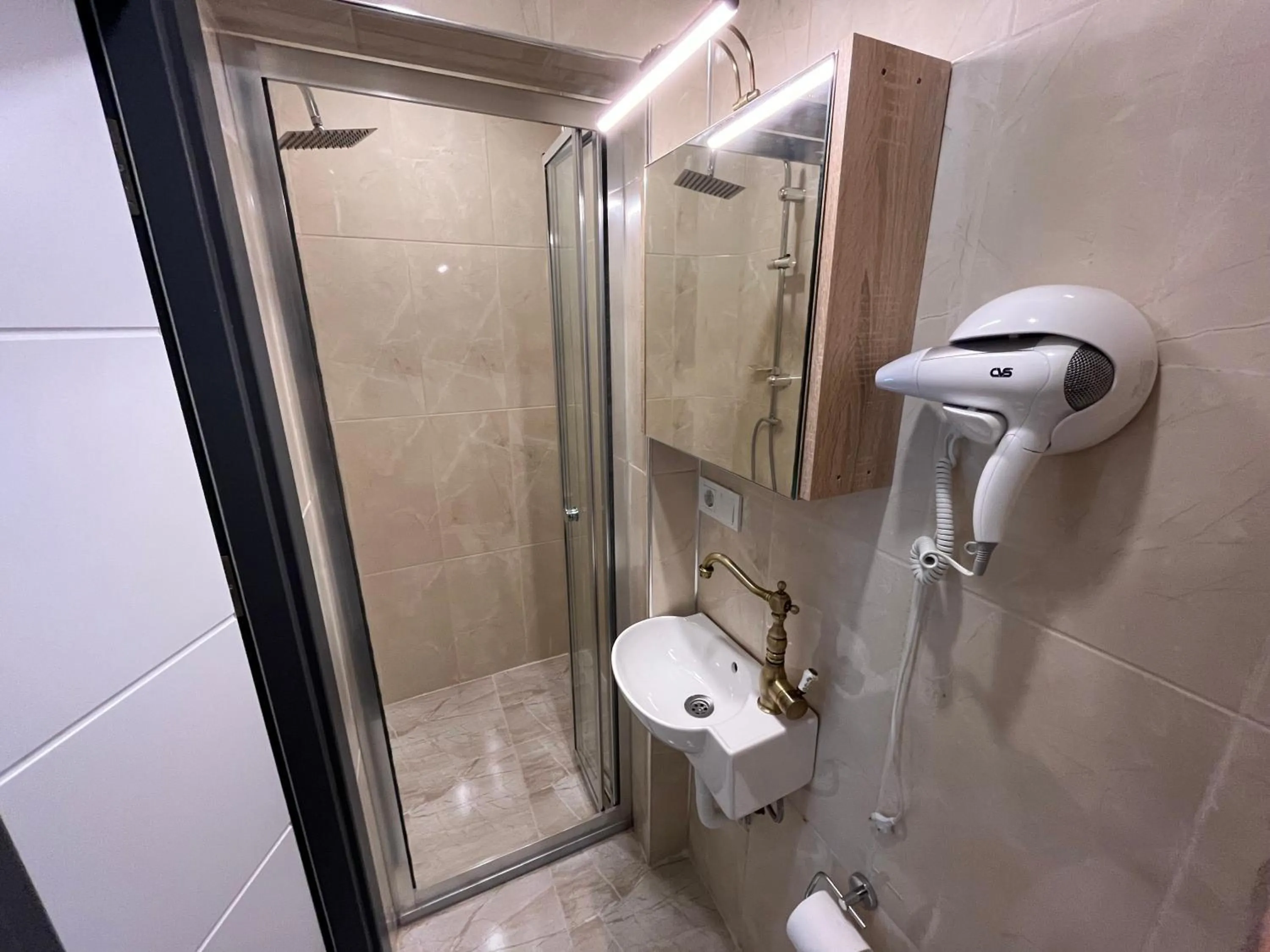 Bathroom in Genoa Port Hotel