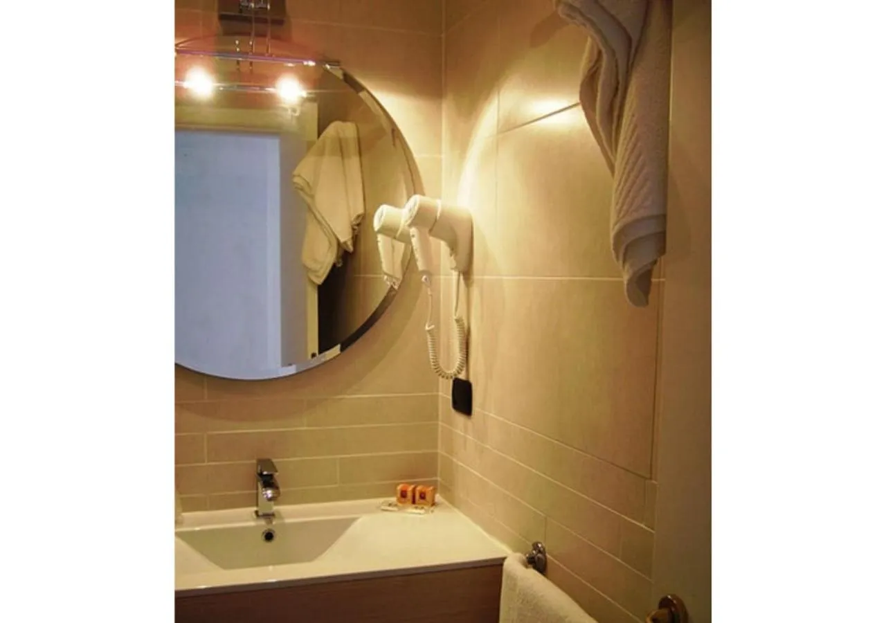 Bathroom in Hotel Degli Haethey