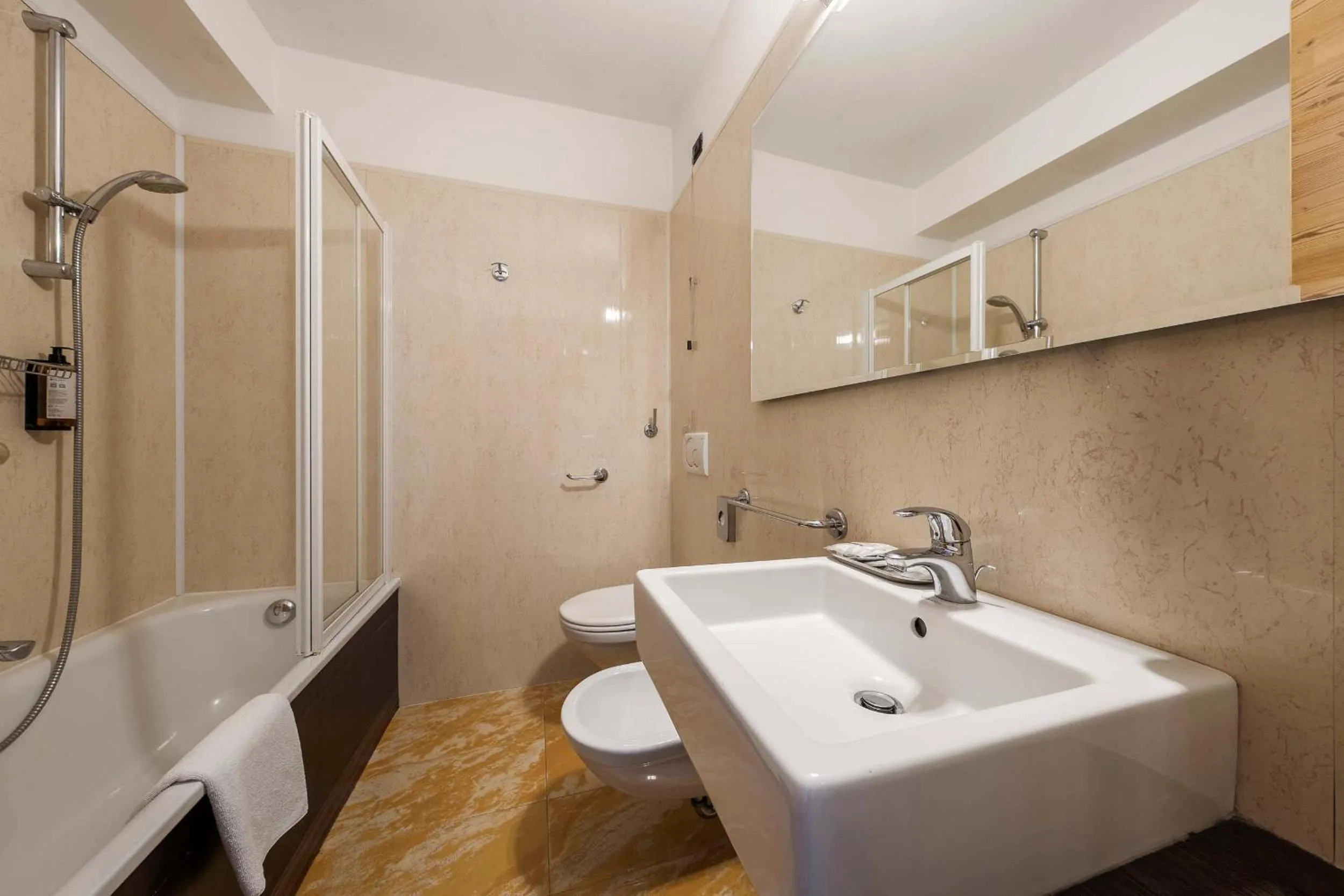 Toilet in Hotel Olimpia