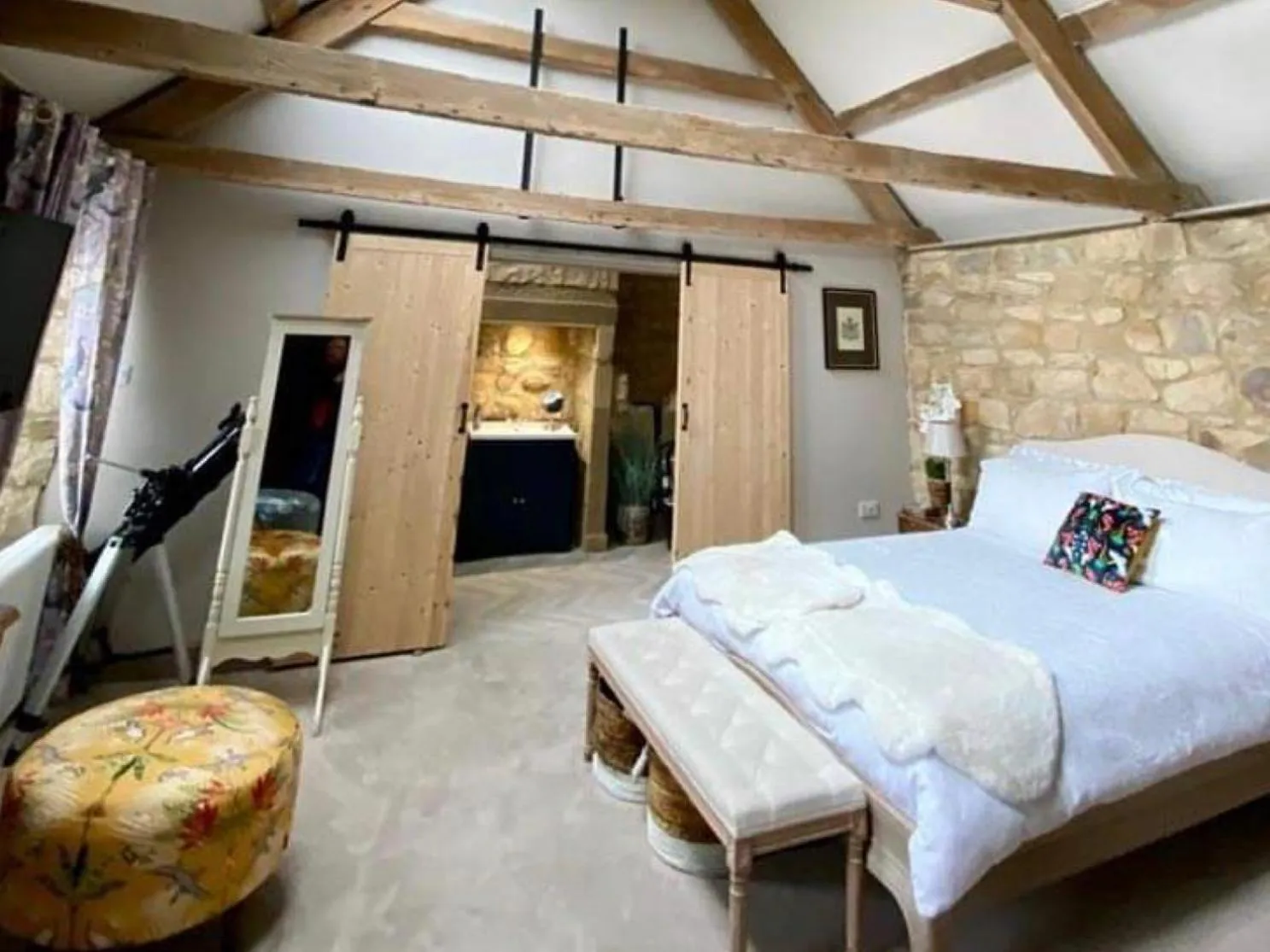 Shower, Bed in Bird In Bush Elsdon