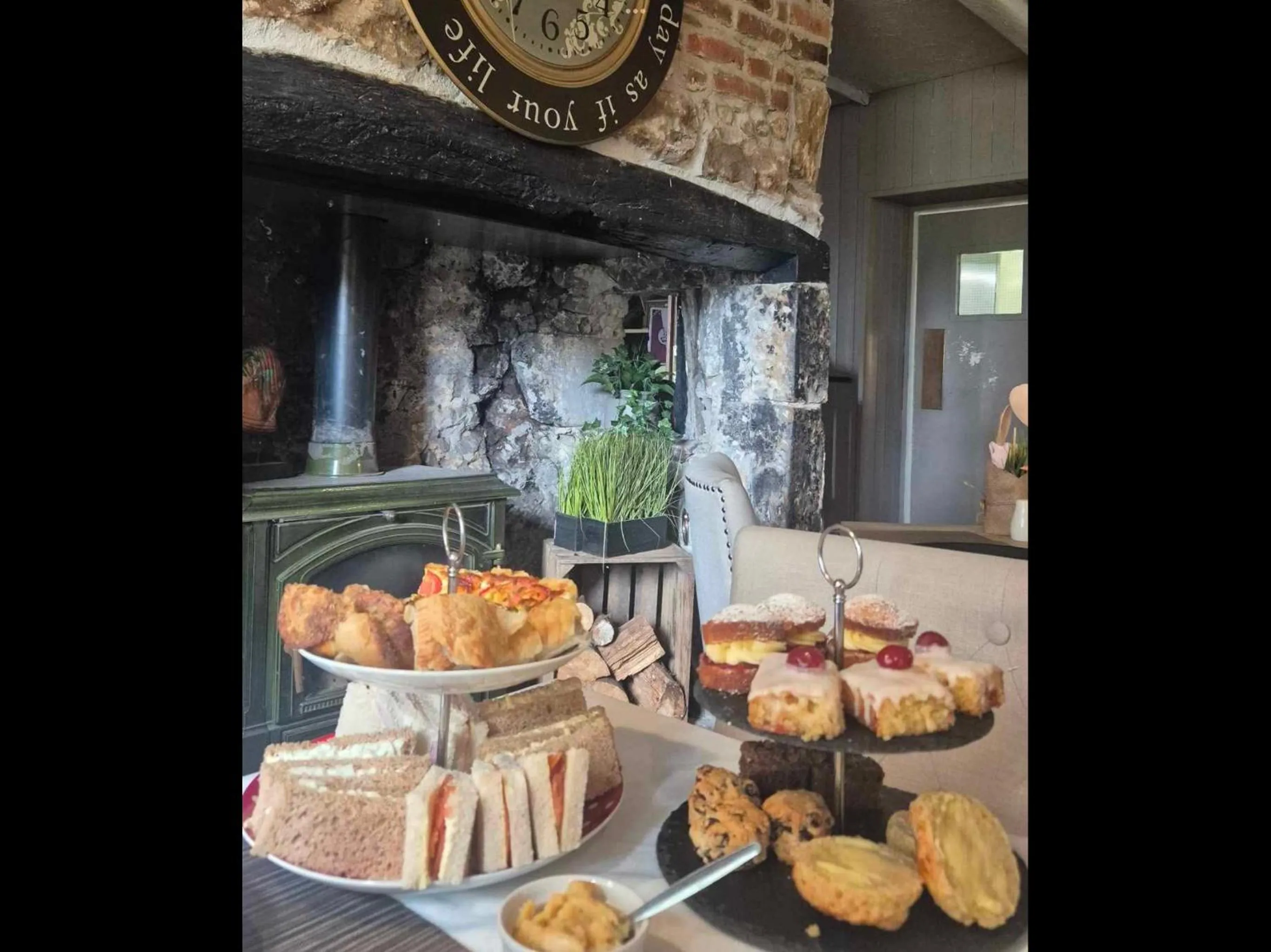 Food and drinks in Bird In Bush Elsdon