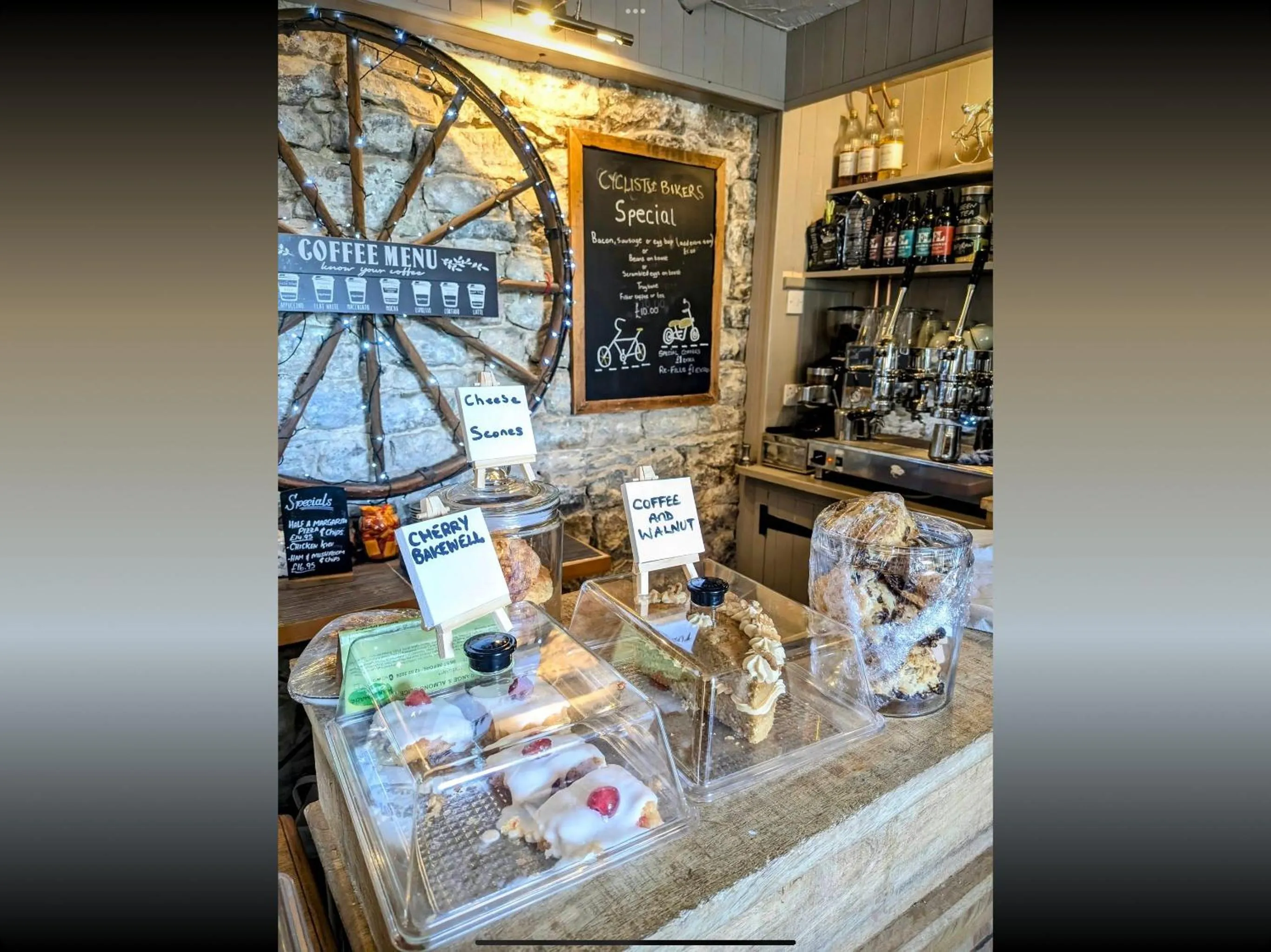 Coffee/tea facilities in Bird In Bush Elsdon