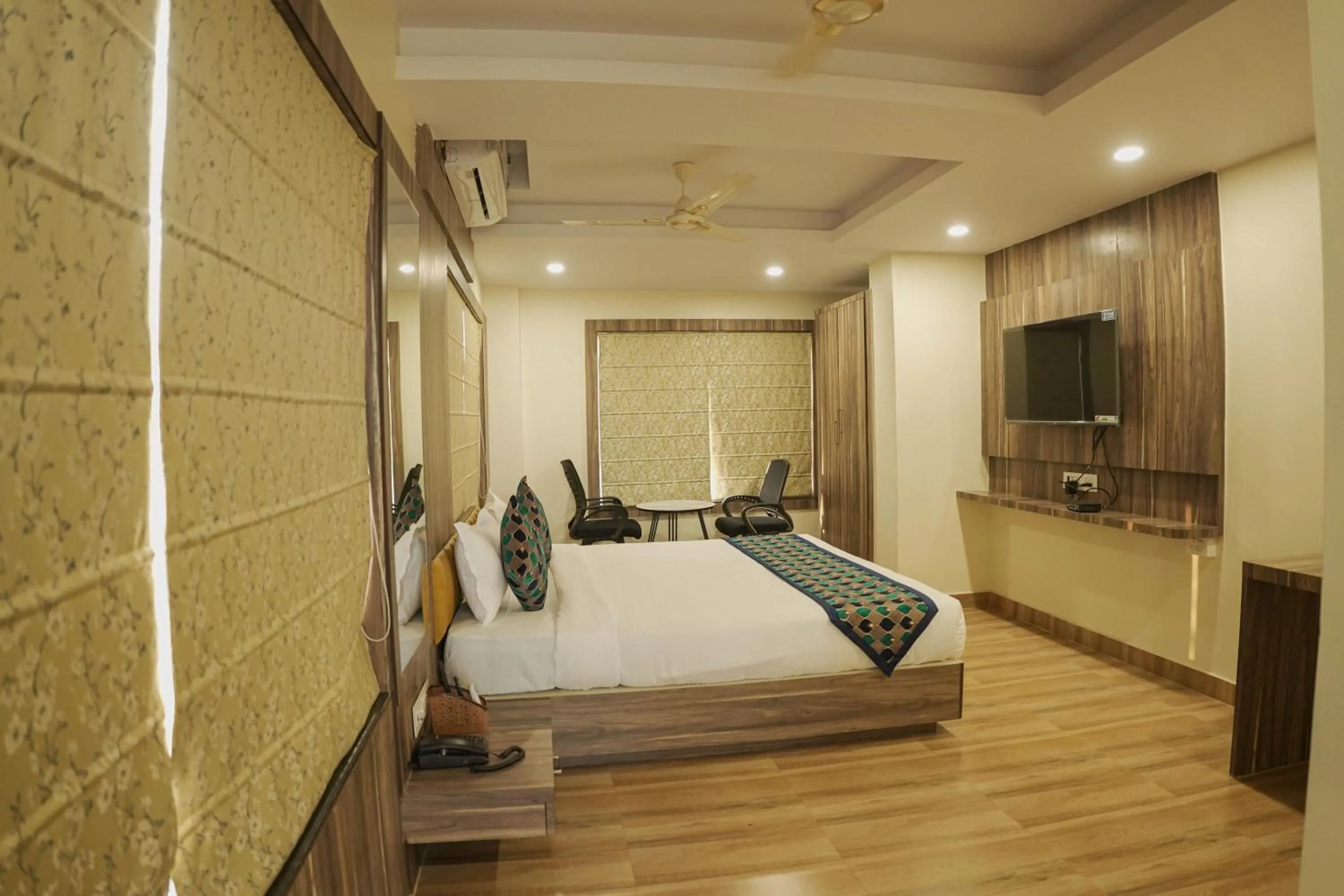 Photo of the whole room, Bed in Hotel Grand Residency