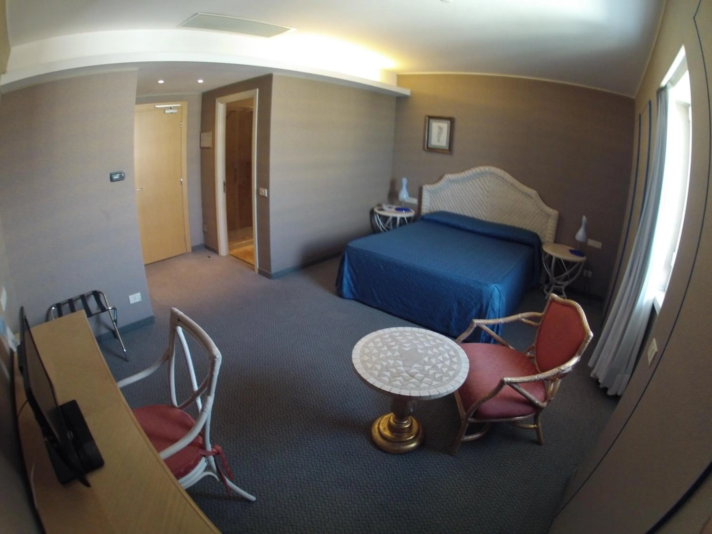 Photo of the whole room, Bed in City Hotel