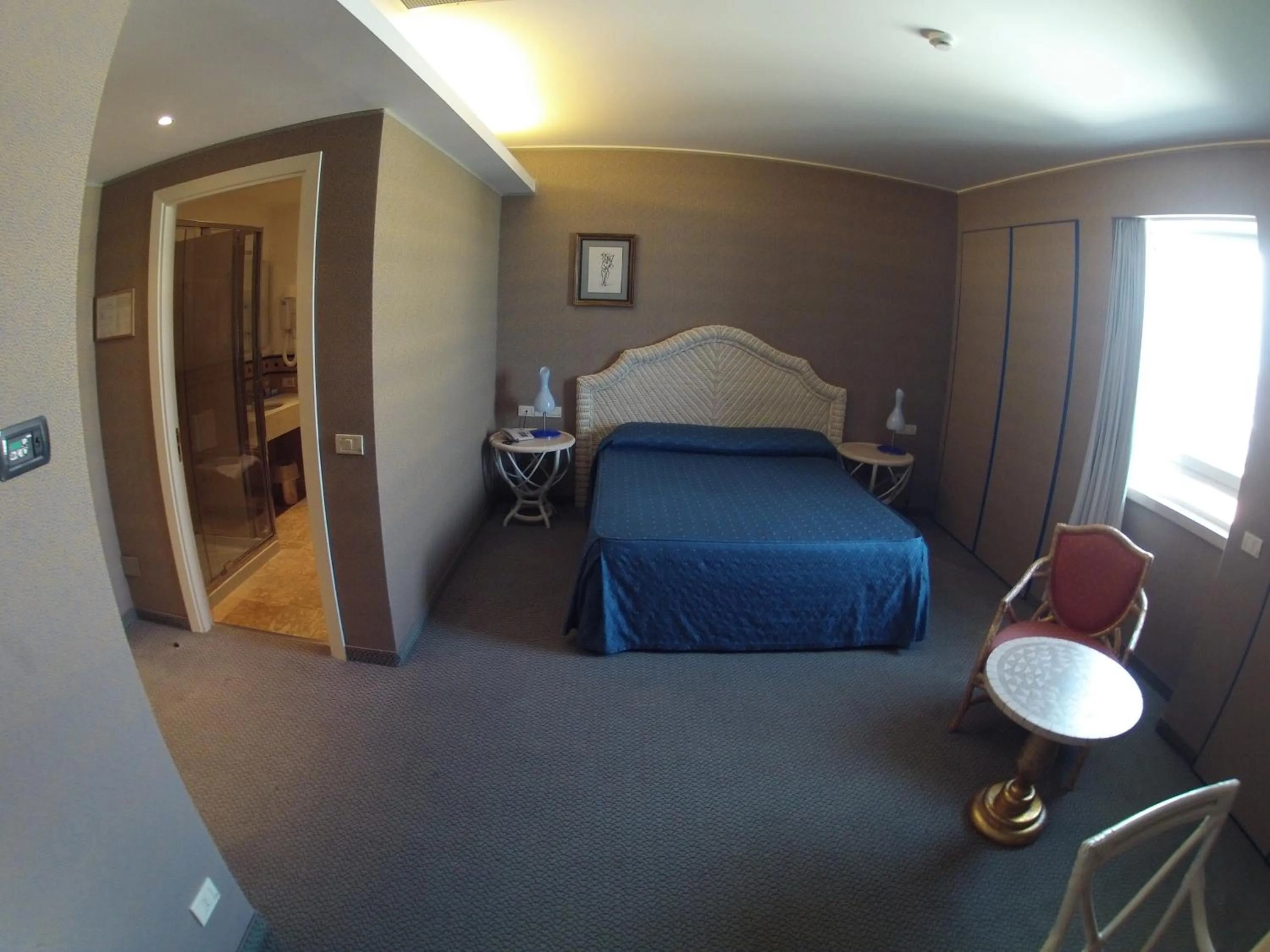 Photo of the whole room, Bed in City Hotel
