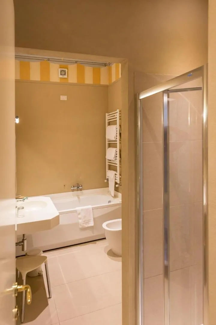 Bathroom in Hotel Alla Corte degli Angeli