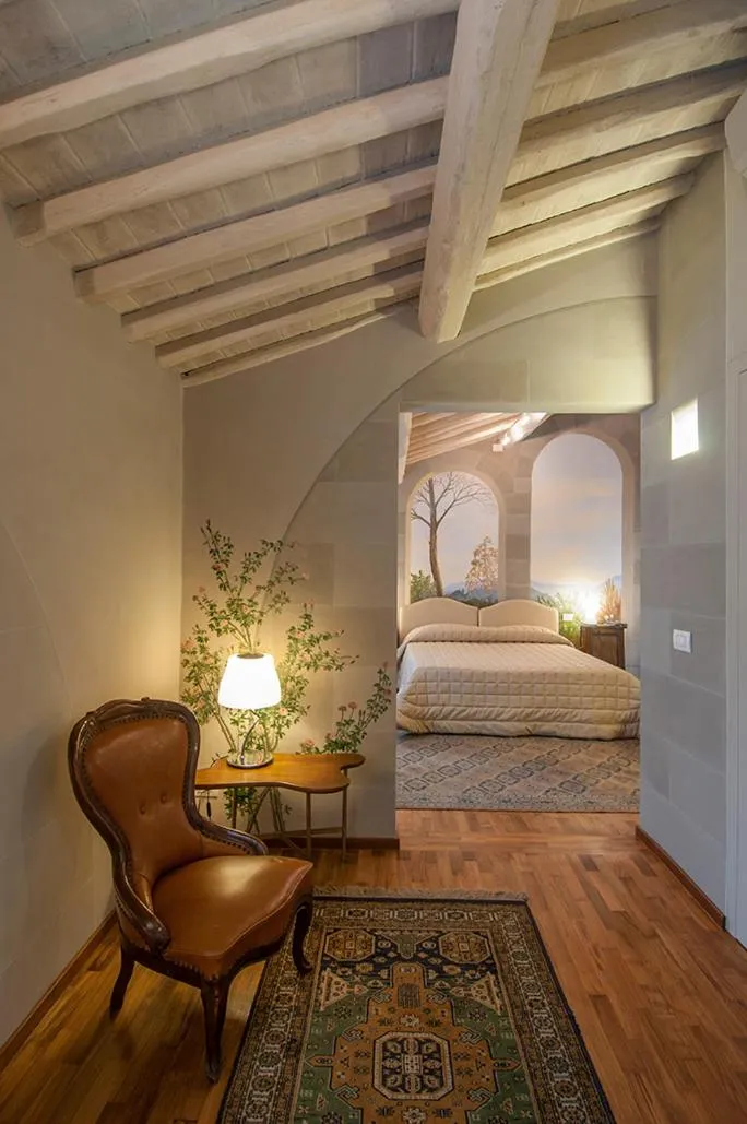 Decorative detail, Bed in Hotel Alla Corte degli Angeli