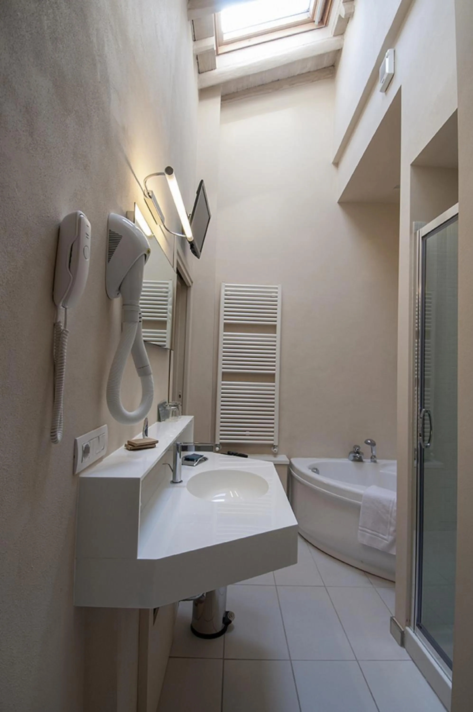 Bathroom in Hotel Alla Corte degli Angeli