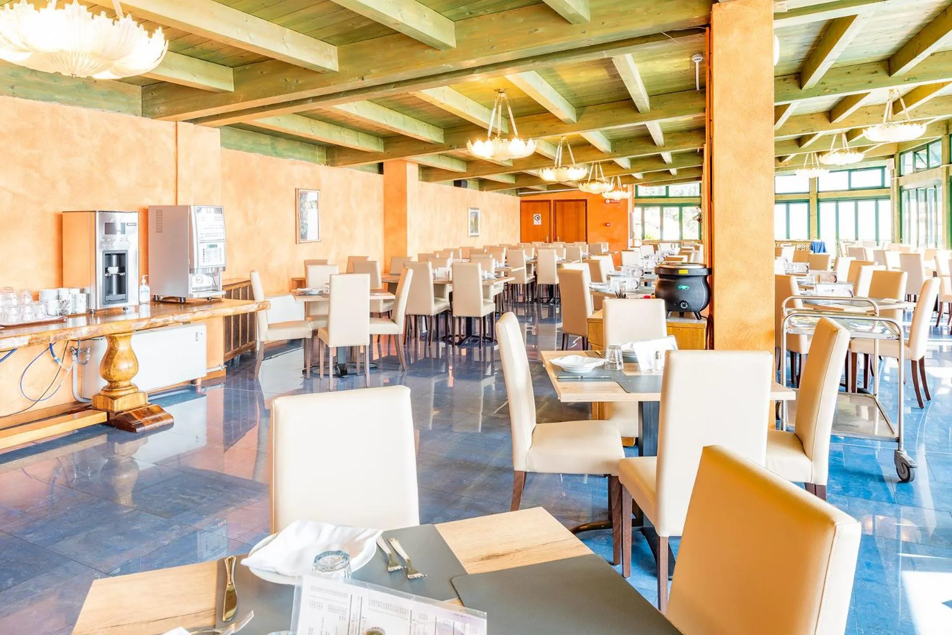 Restaurant/places to eat in Centro Vacanze La Limonaia