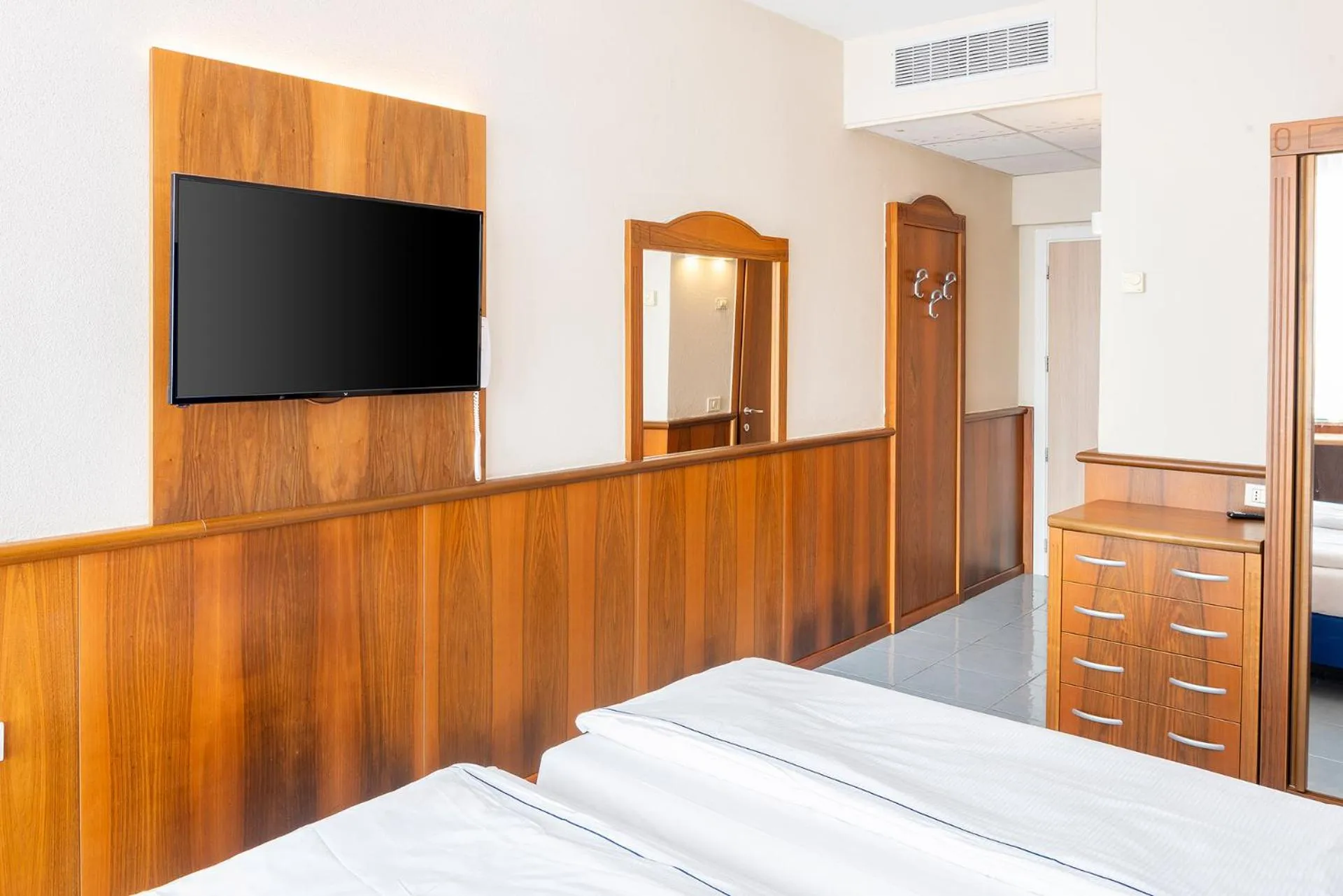 TV and multimedia, Bed in Centro Vacanze La Limonaia