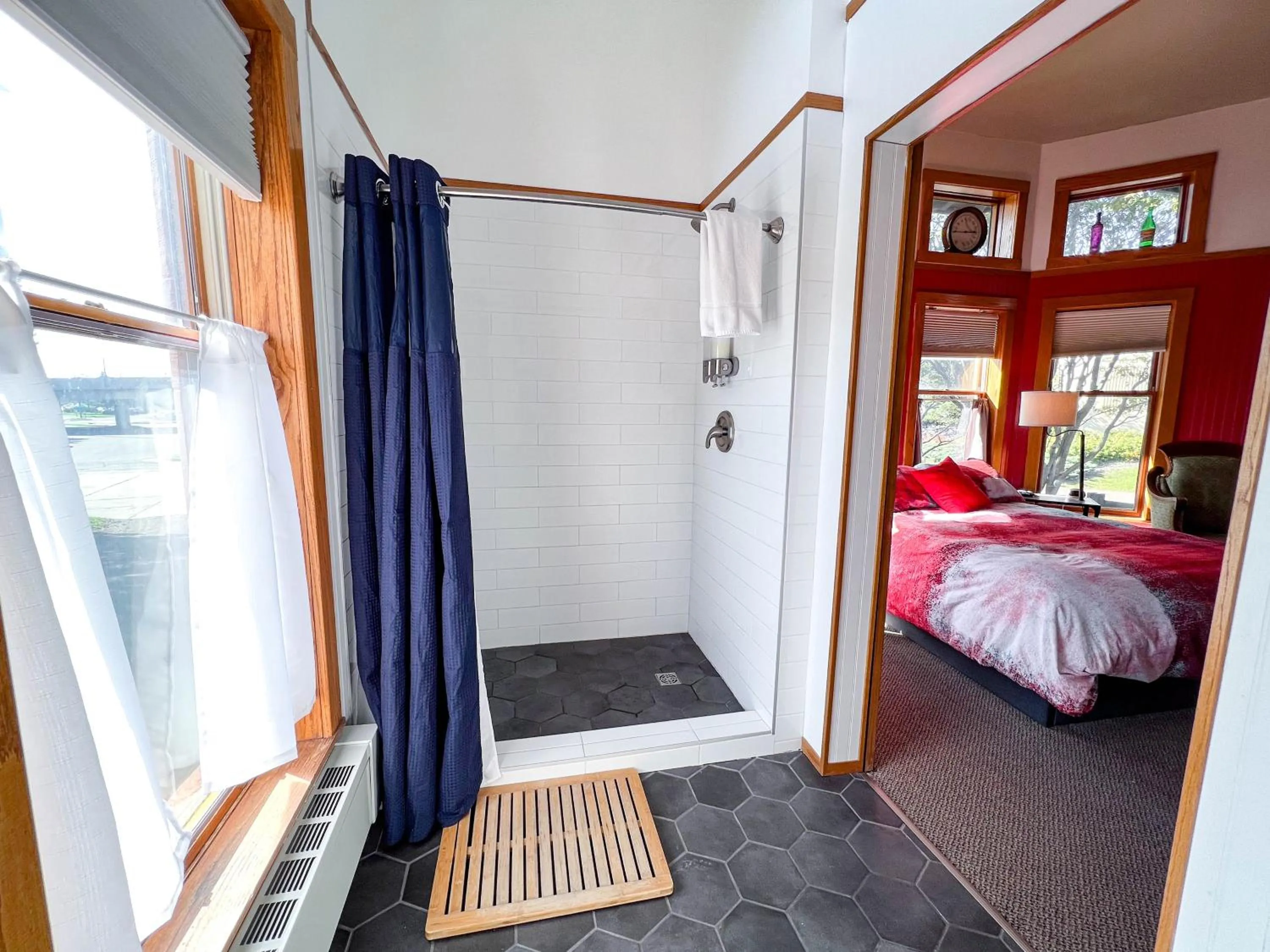 Shower in Endion Inn