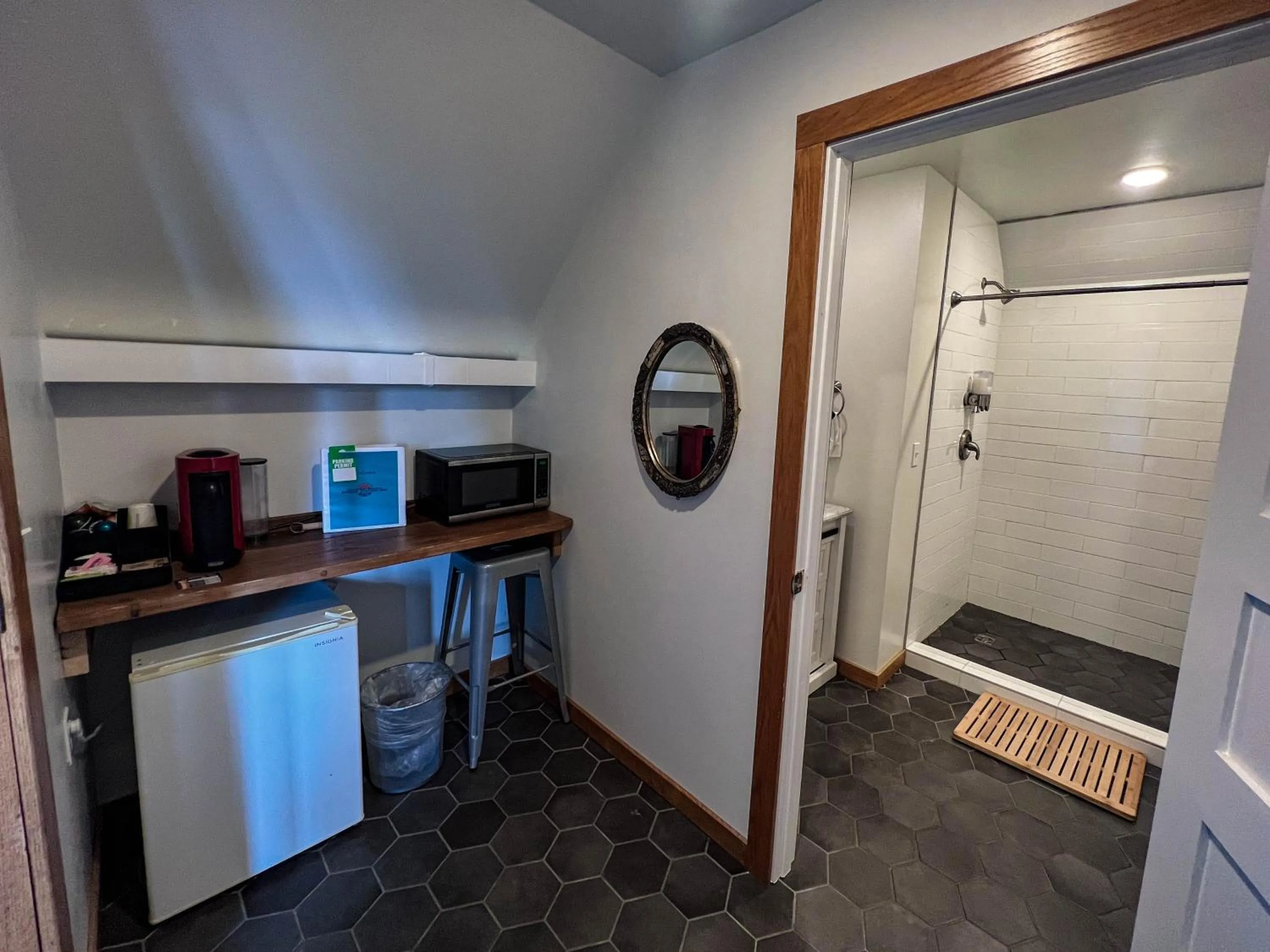 Shower in Endion Inn