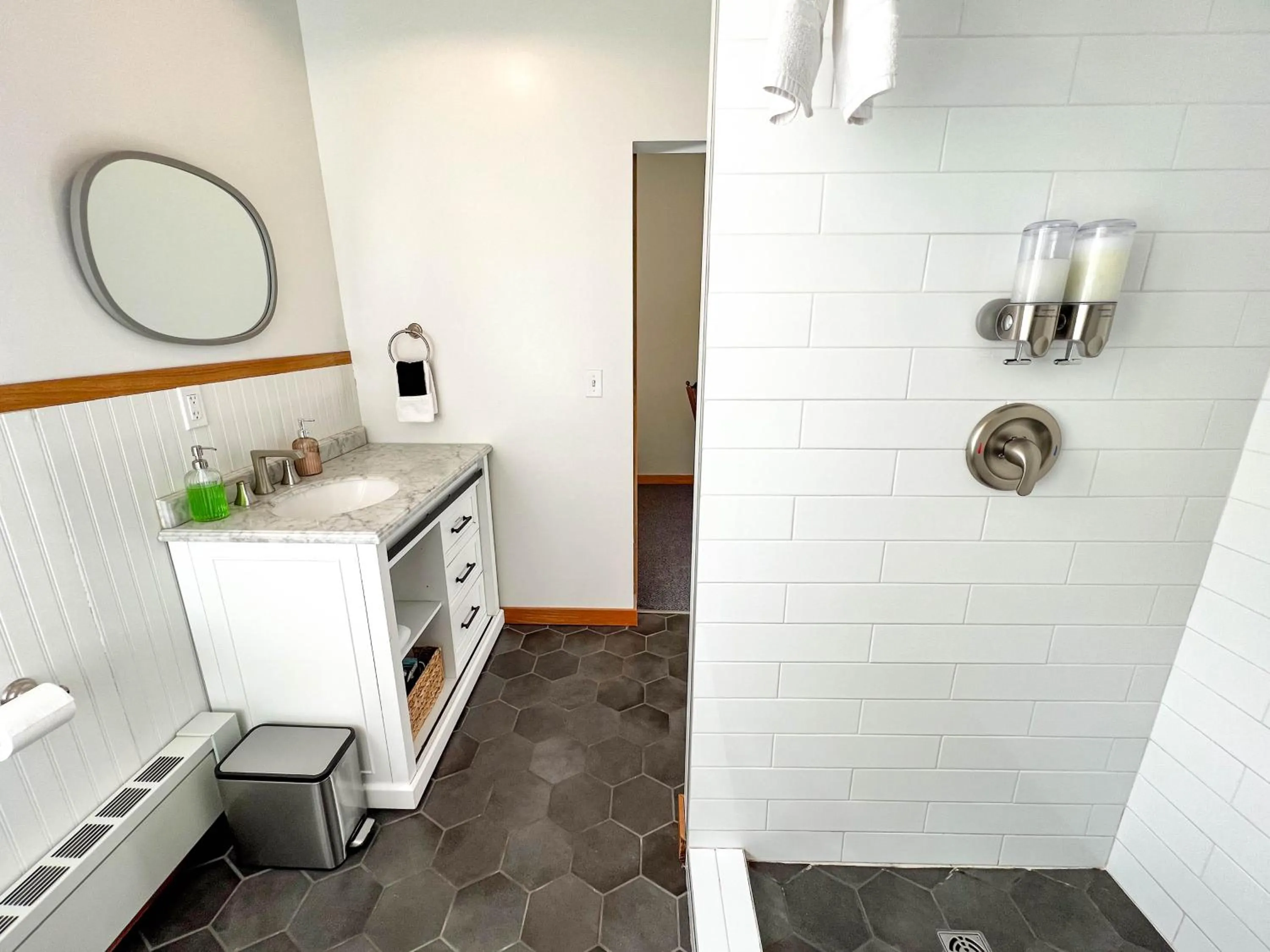 Shower in Endion Inn