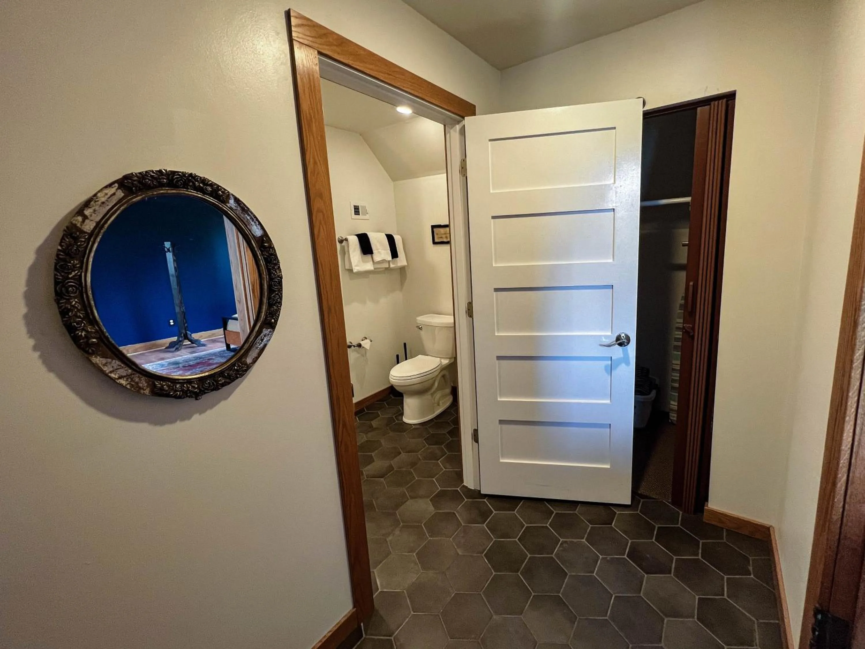 Toilet in Endion Inn