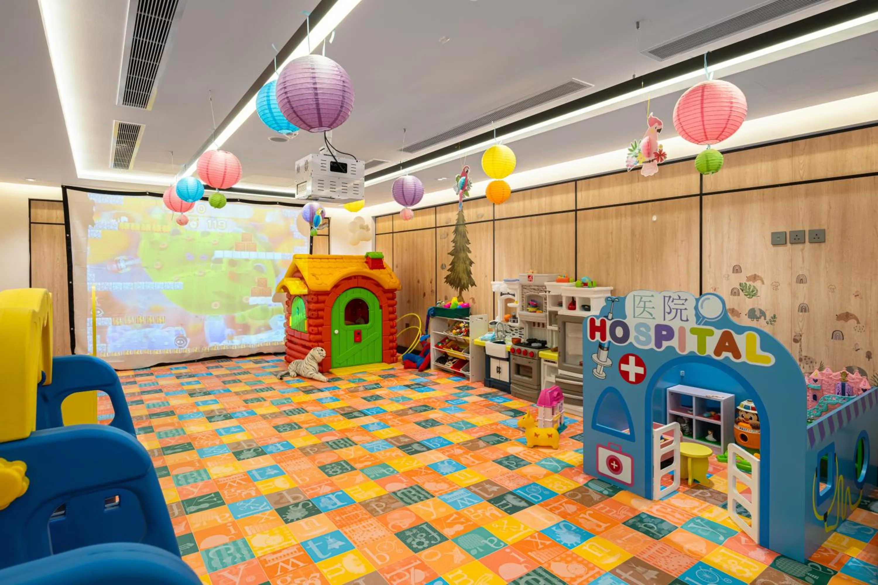 children in Roots Hotel