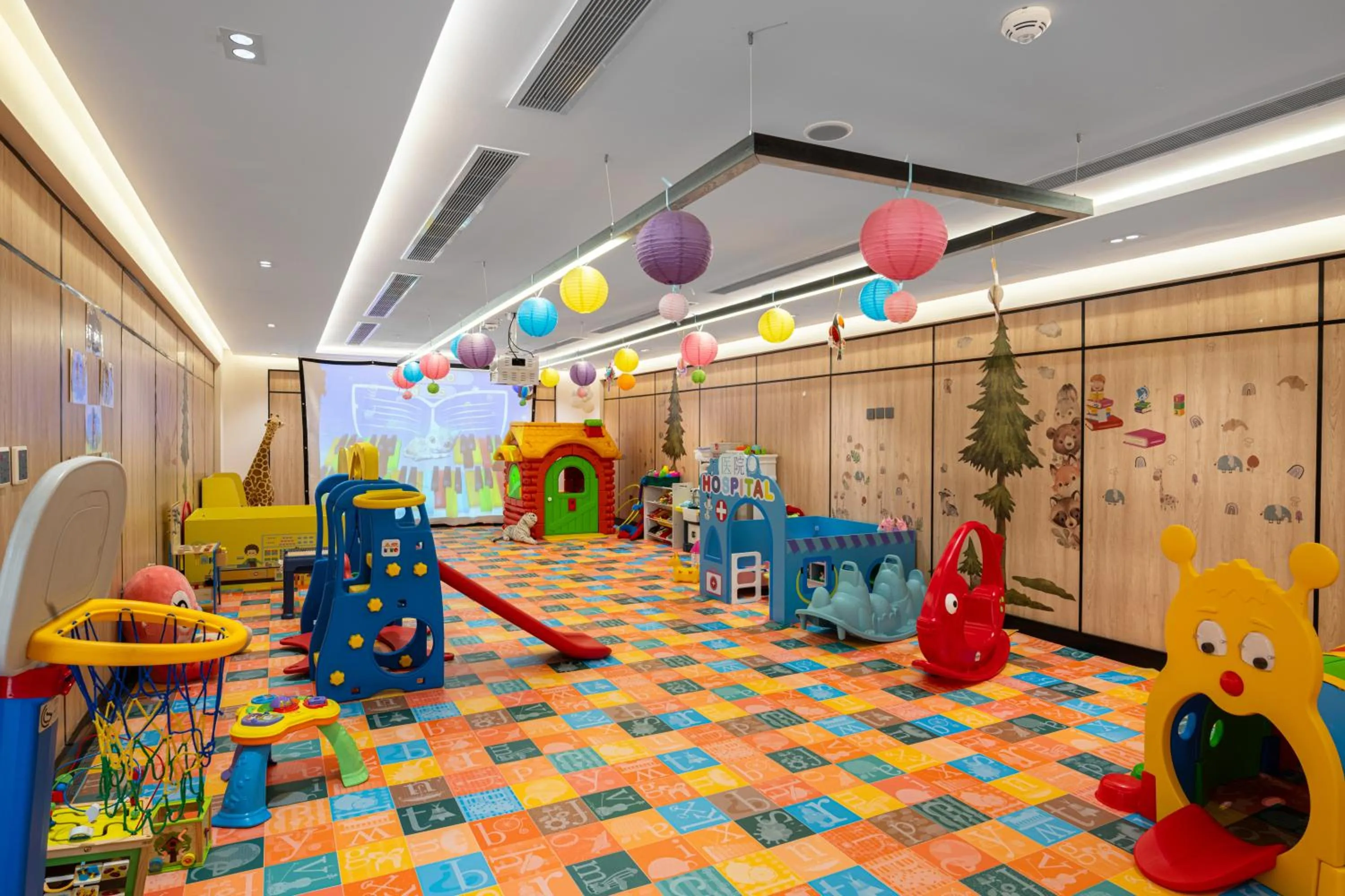 children in Roots Hotel