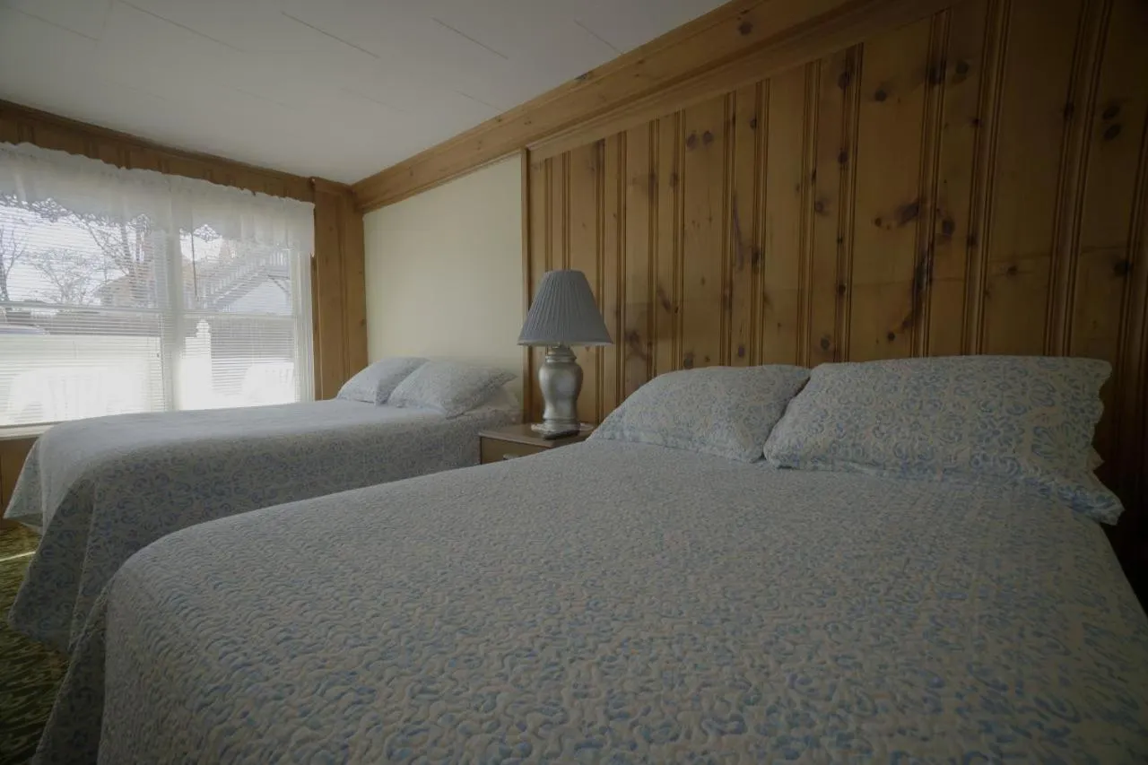 Betty Doon Motor Hotel