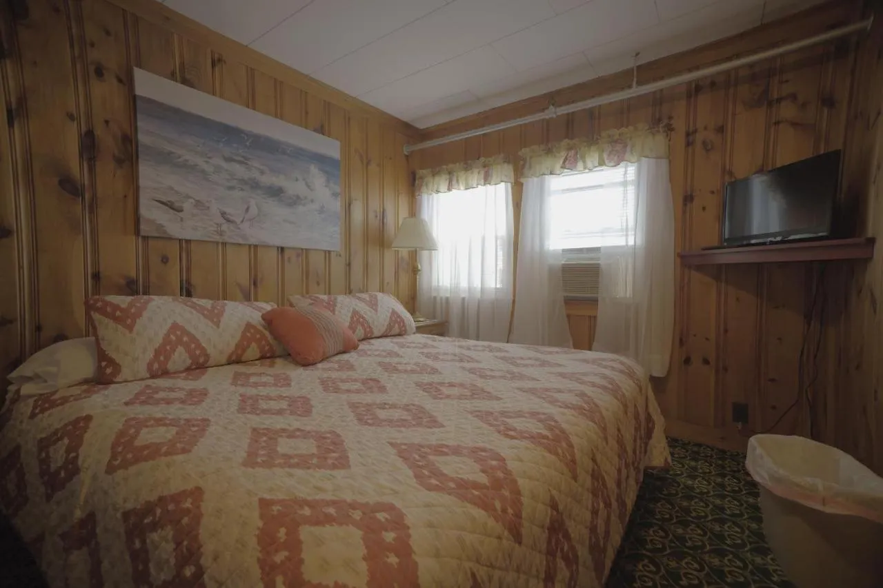 Betty Doon Motor Hotel