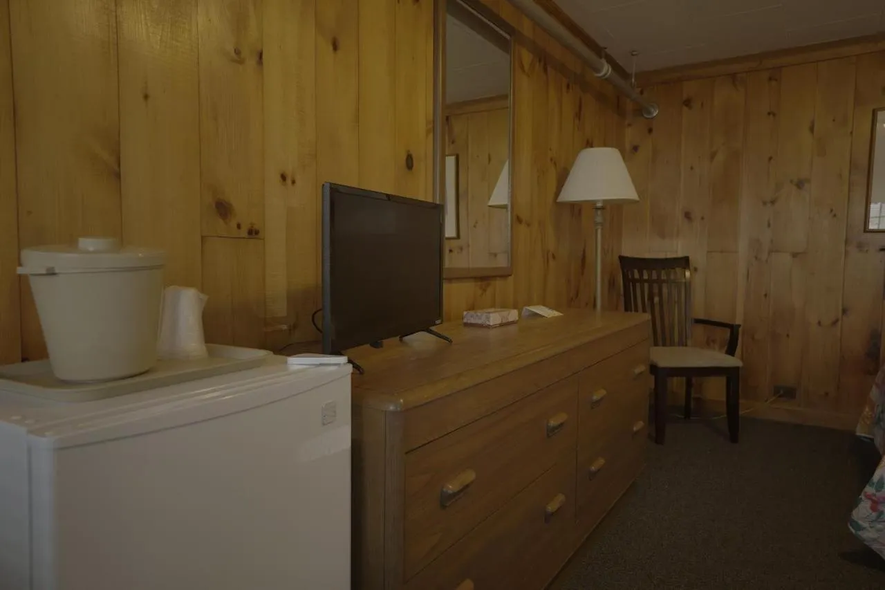 Betty Doon Motor Hotel