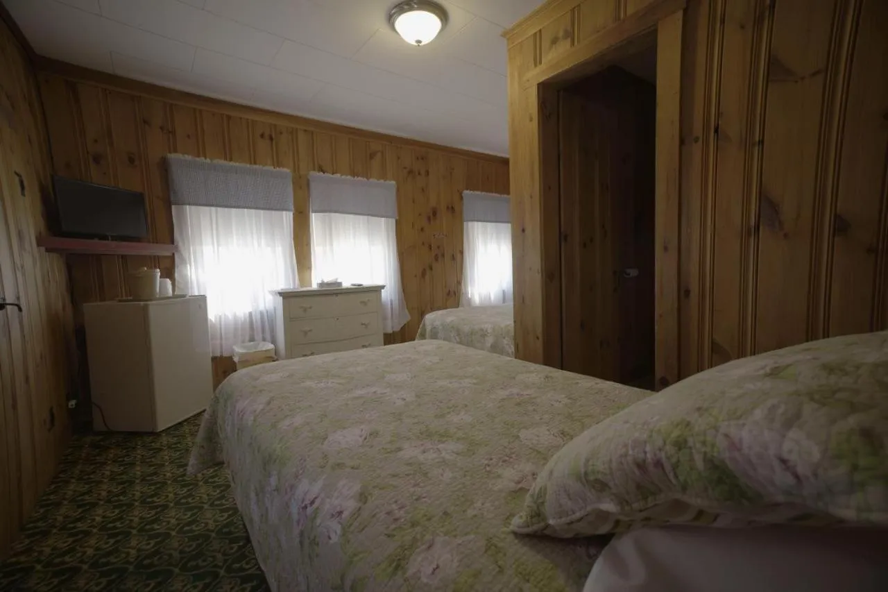 Betty Doon Motor Hotel