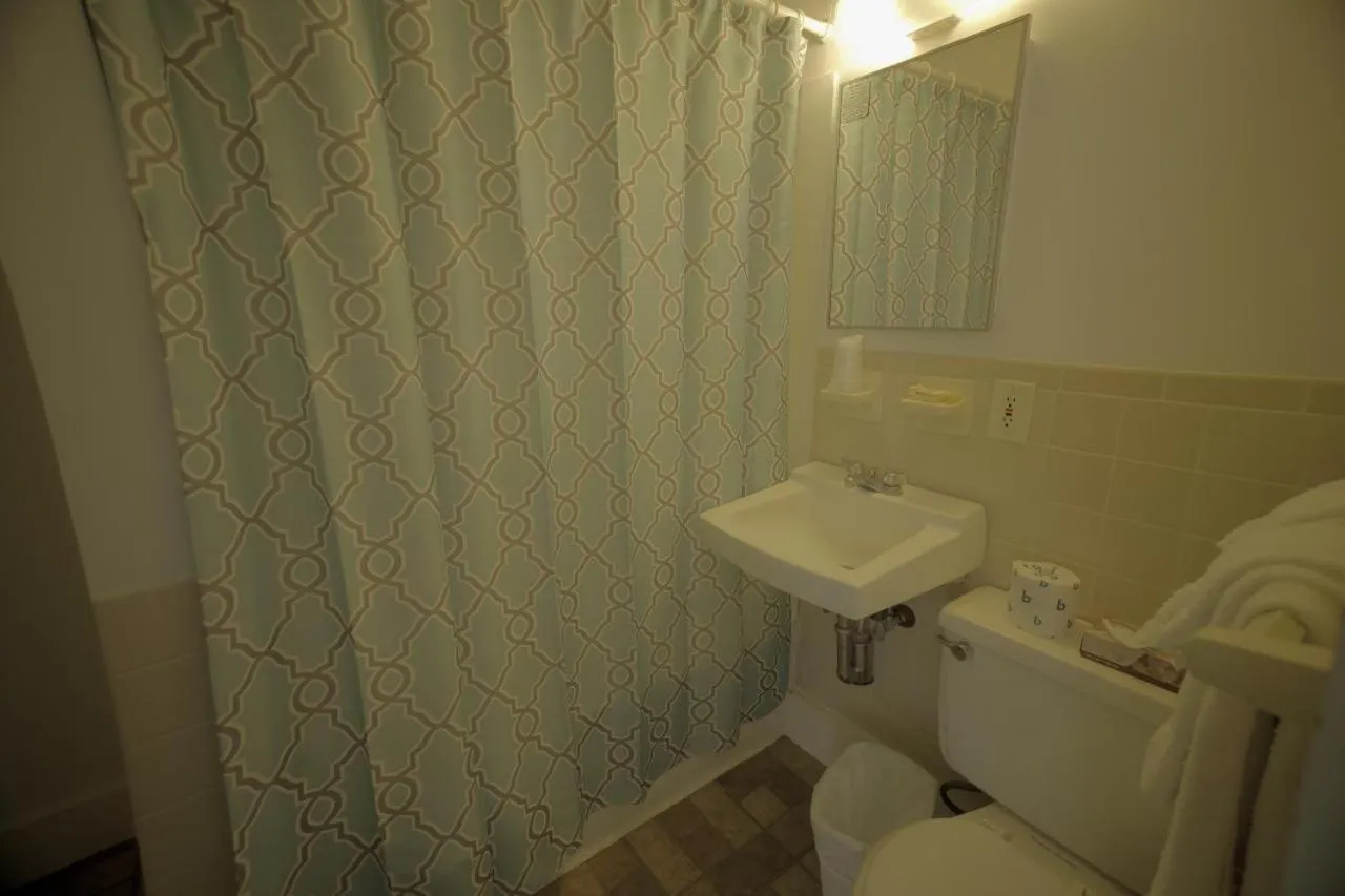 Betty Doon Motor Hotel