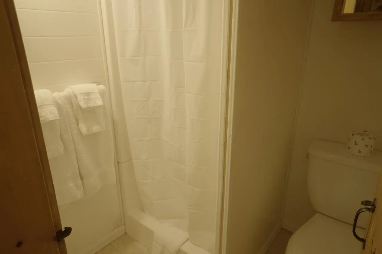 Betty Doon Motor Hotel