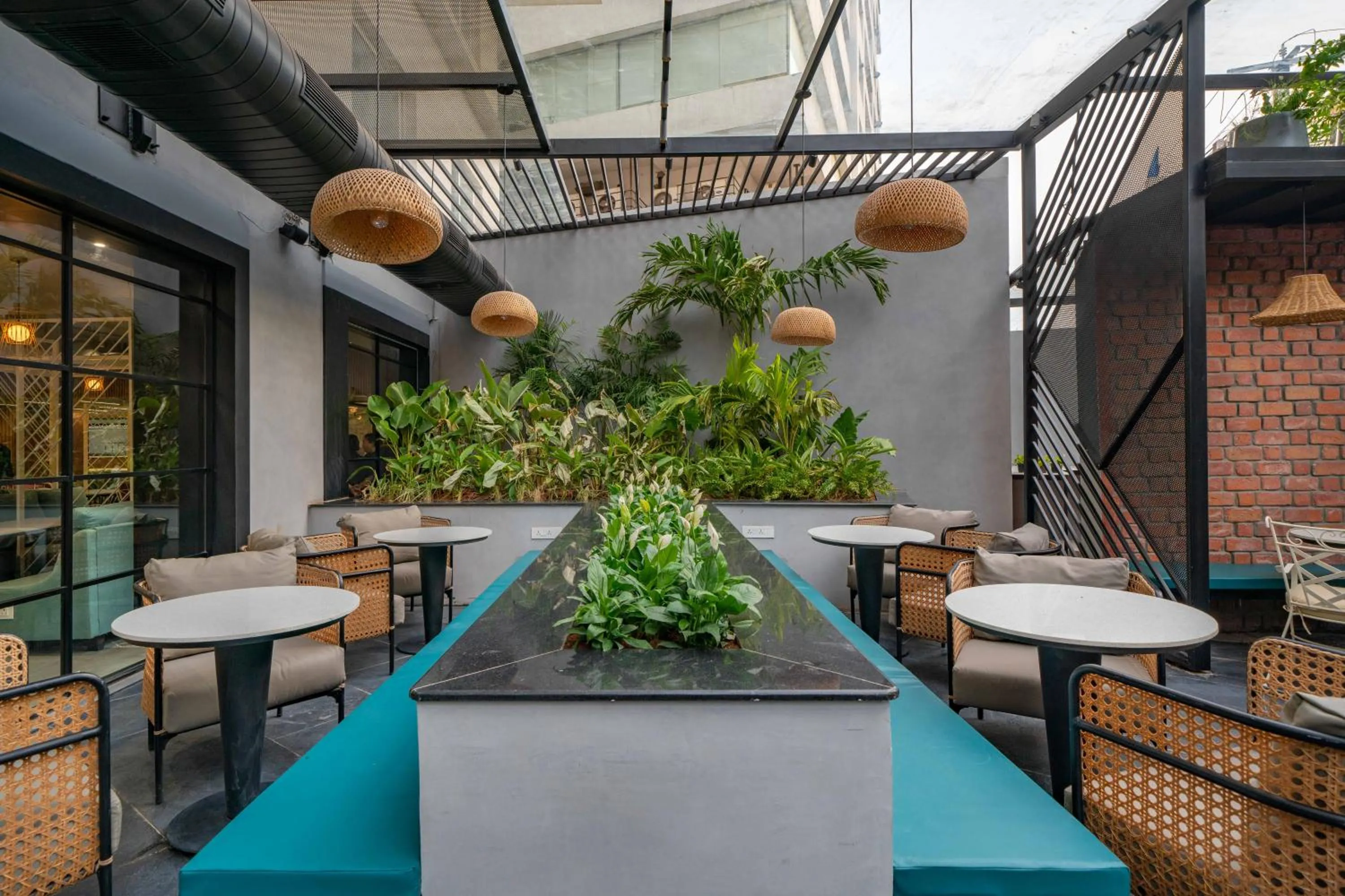 Restaurant/places to eat in Hotel Deccan Serai Grande, Gachibowli, Hyderabad