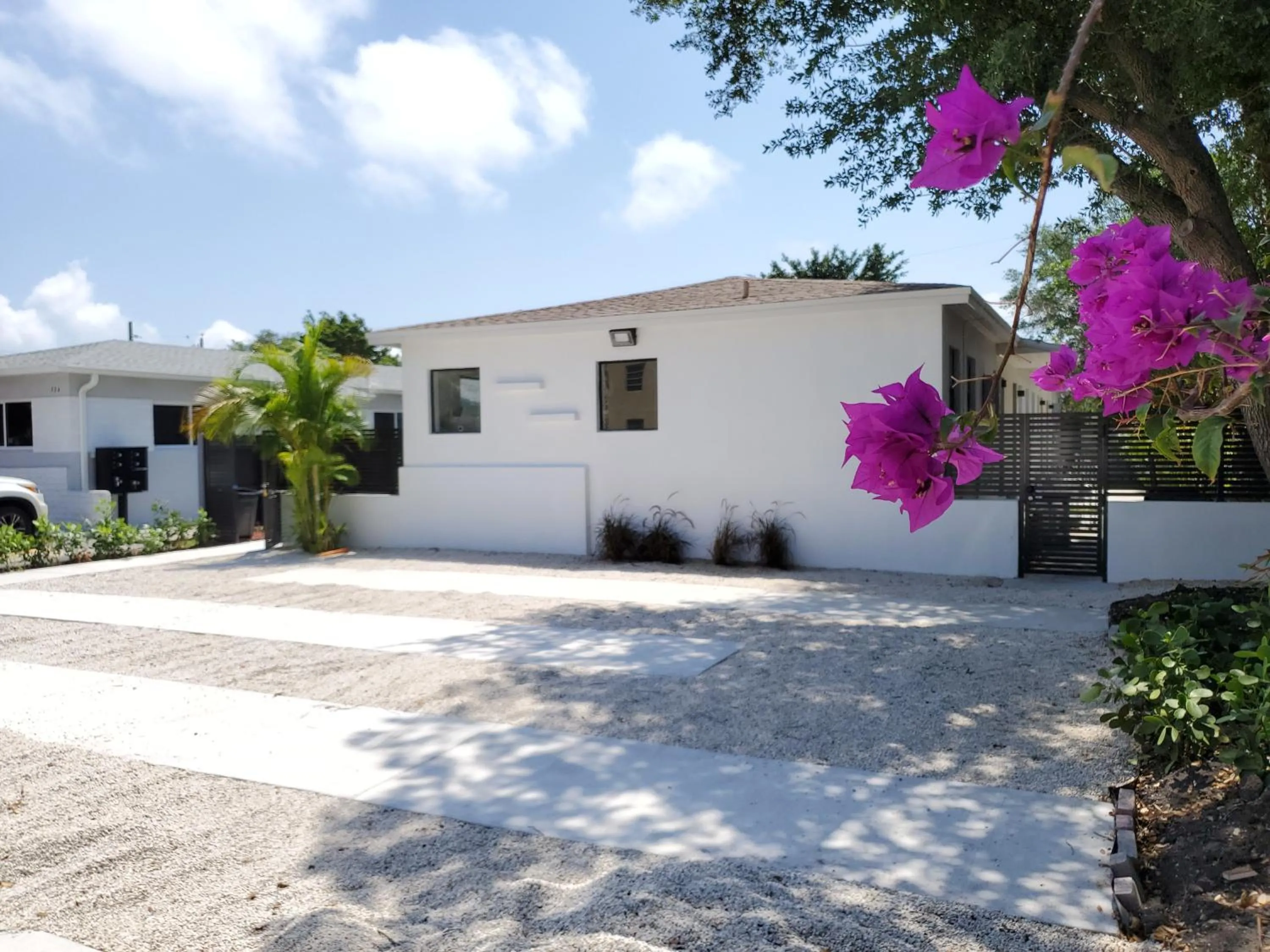 Property building in Casa Cuba in Little Havana, Brickell, Calle 8 and 10 minutes to the Beach FREE PARKING