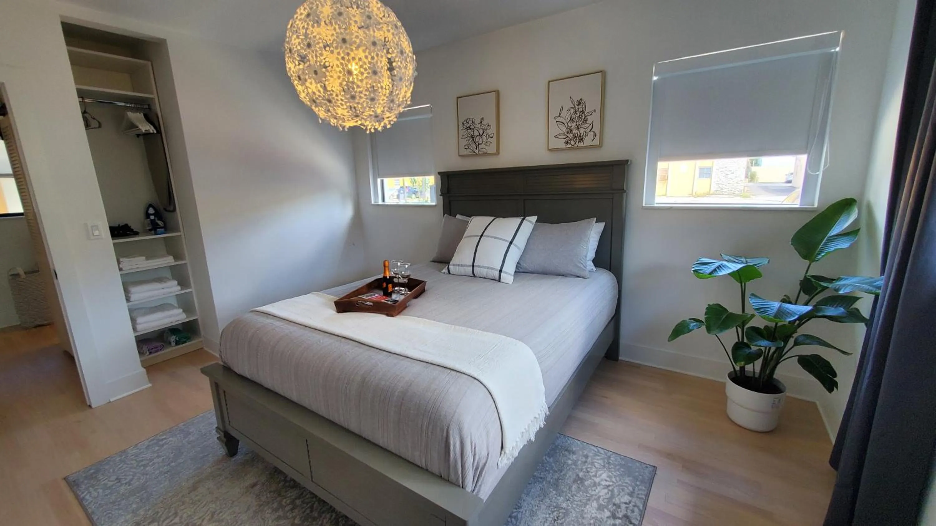 Bedroom, Bed in Casa Cuba in Little Havana, Brickell, Calle 8 and 10 minutes to the Beach FREE PARKING