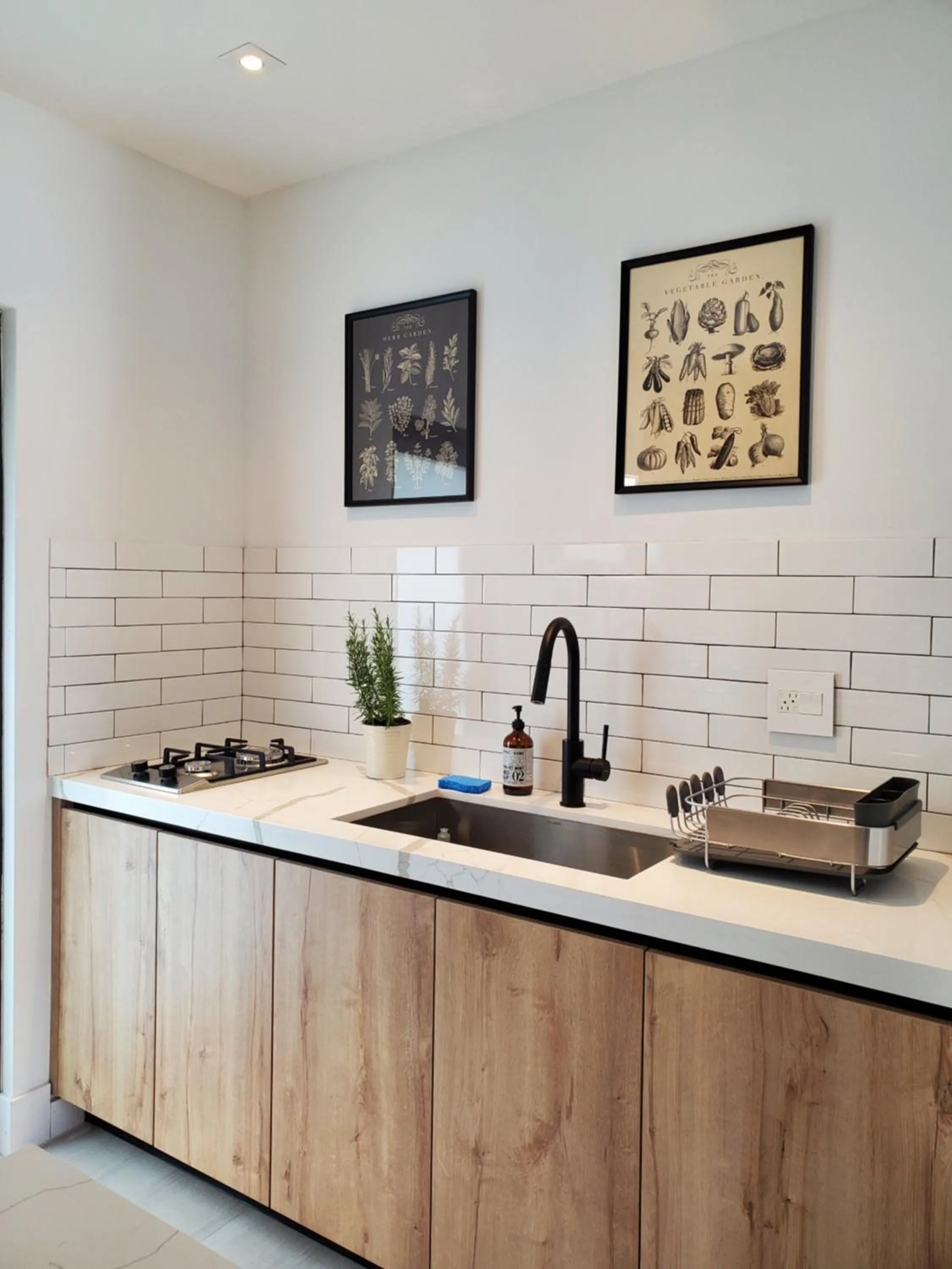 Kitchen or kitchenette in Casa Cuba in Little Havana, Brickell, Calle 8 and 10 minutes to the Beach FREE PARKING