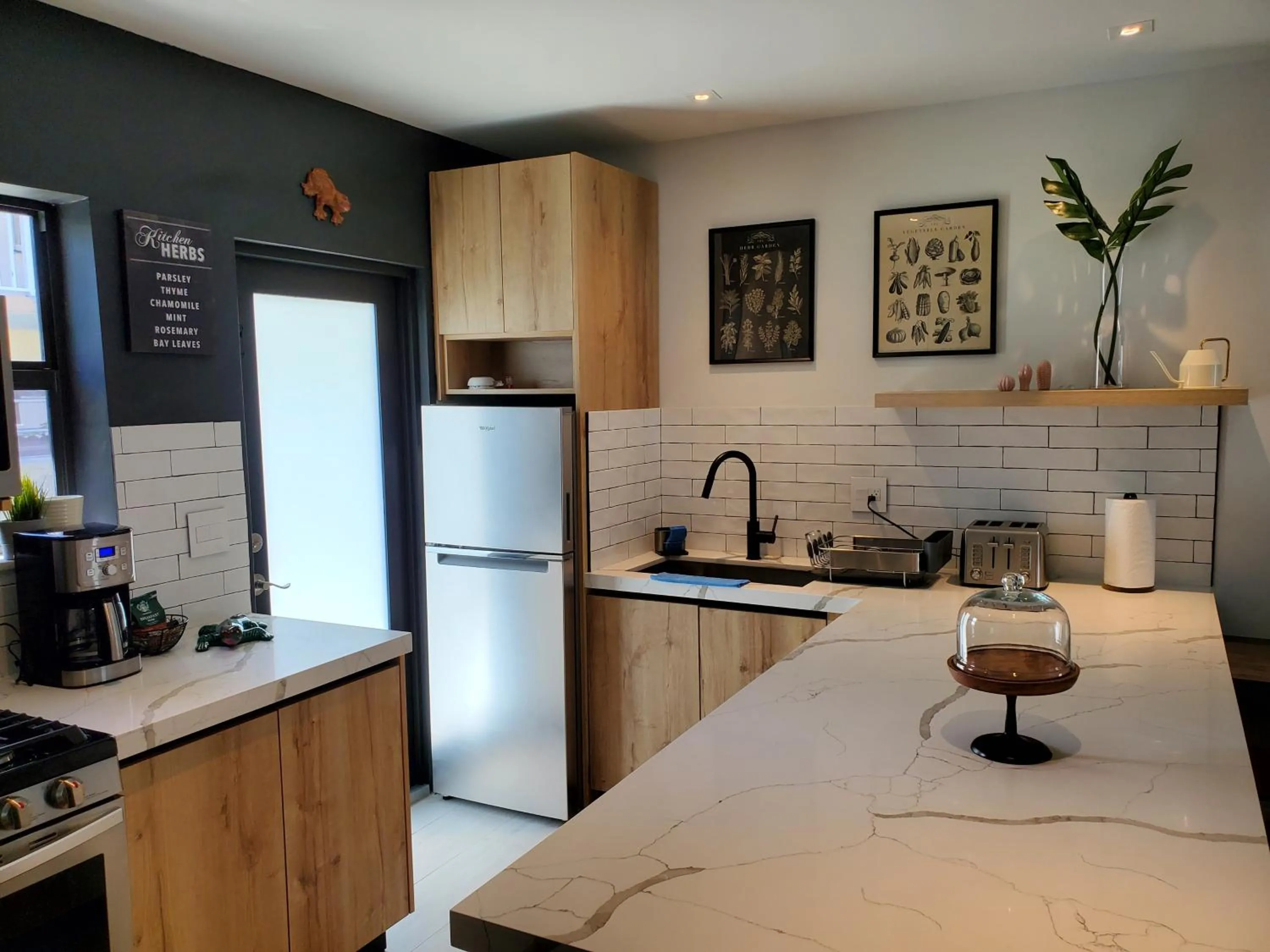 Coffee/tea facilities, Bed in Casa Cuba in Little Havana, Brickell, Calle 8 and 10 minutes to the Beach FREE PARKING