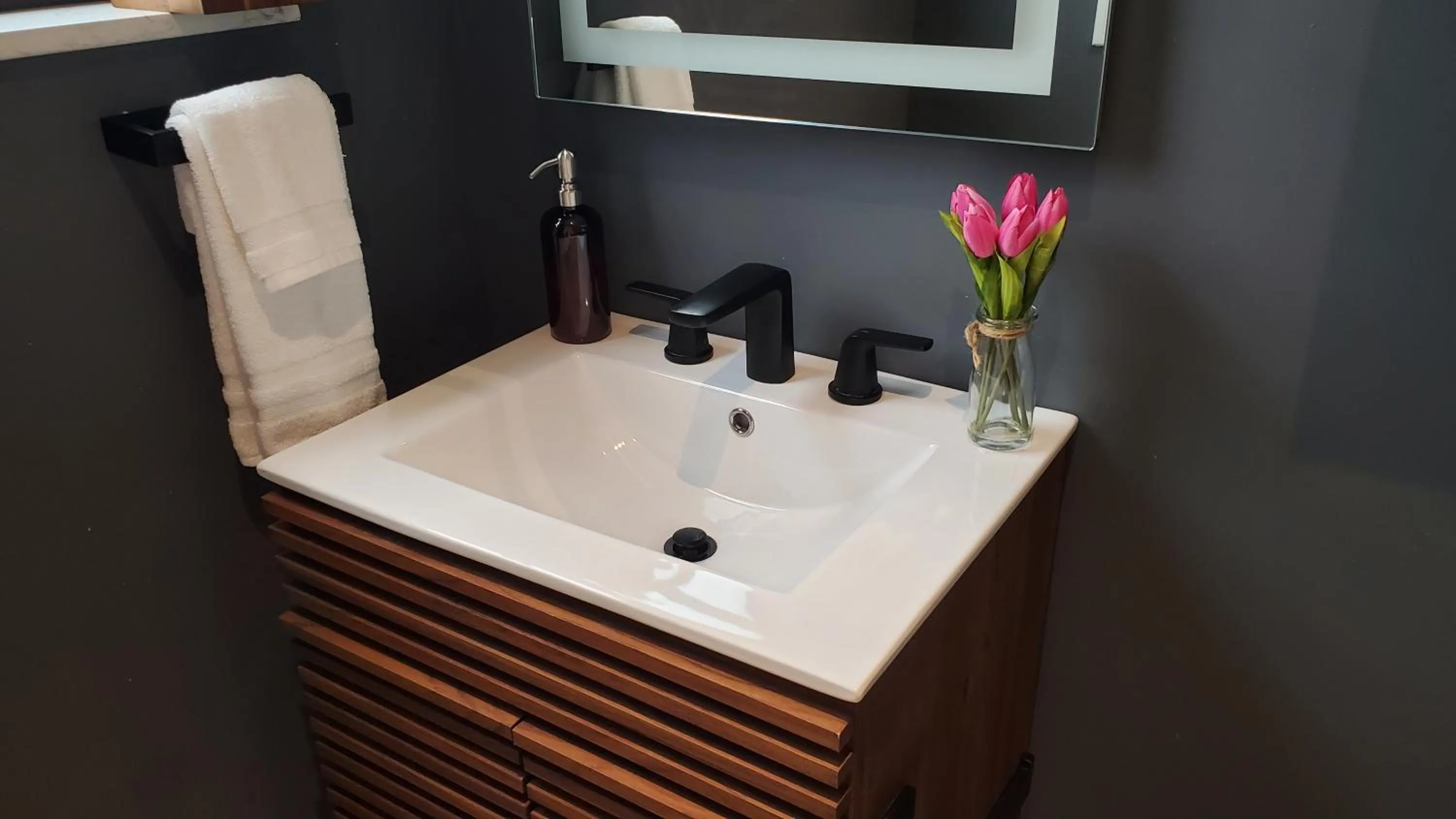 Bathroom in Casa Cuba in Little Havana, Brickell, Calle 8 and 10 minutes to the Beach FREE PARKING