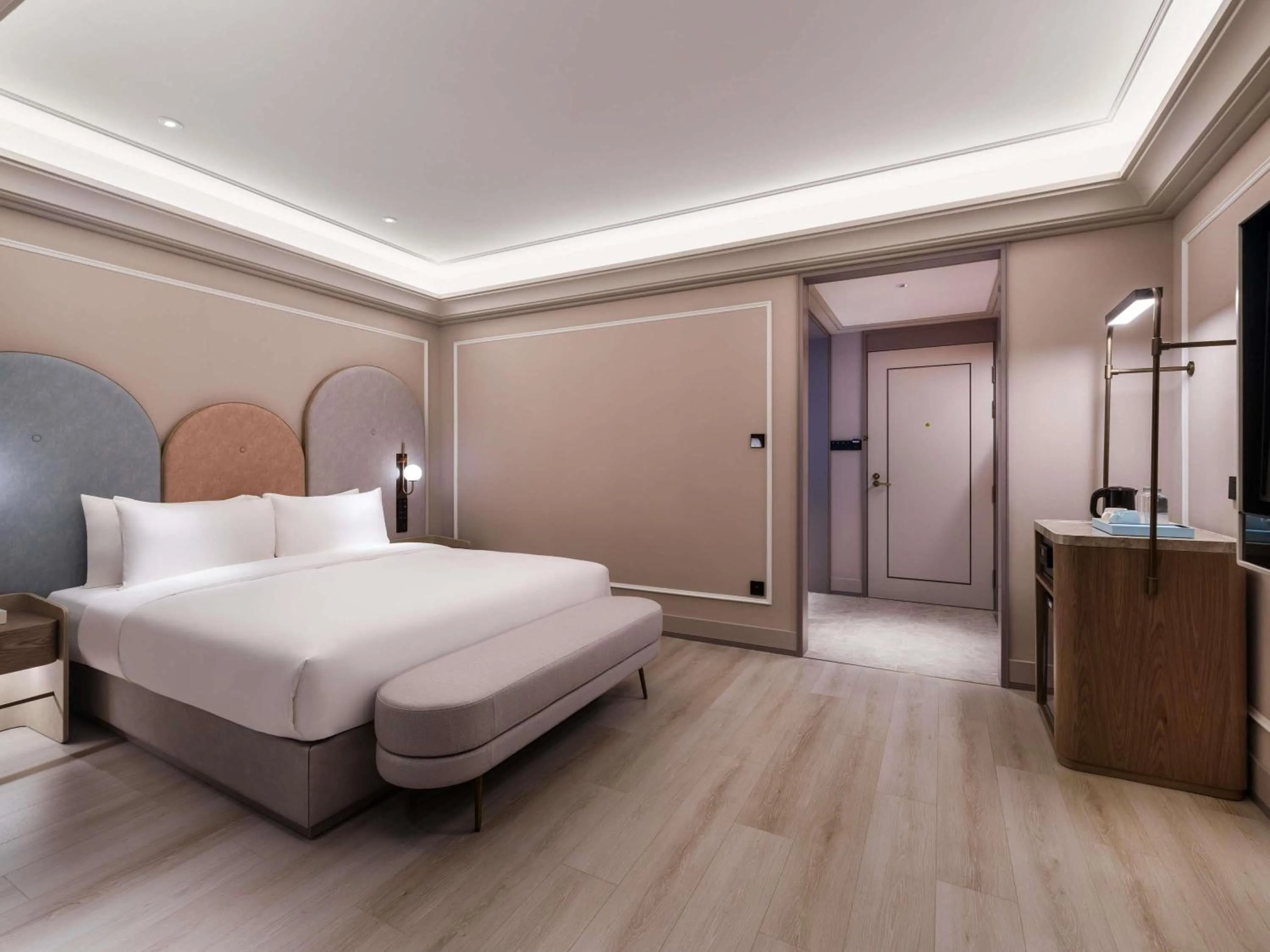 Bedroom, Bed in Mercure Shanghai Jinqiao