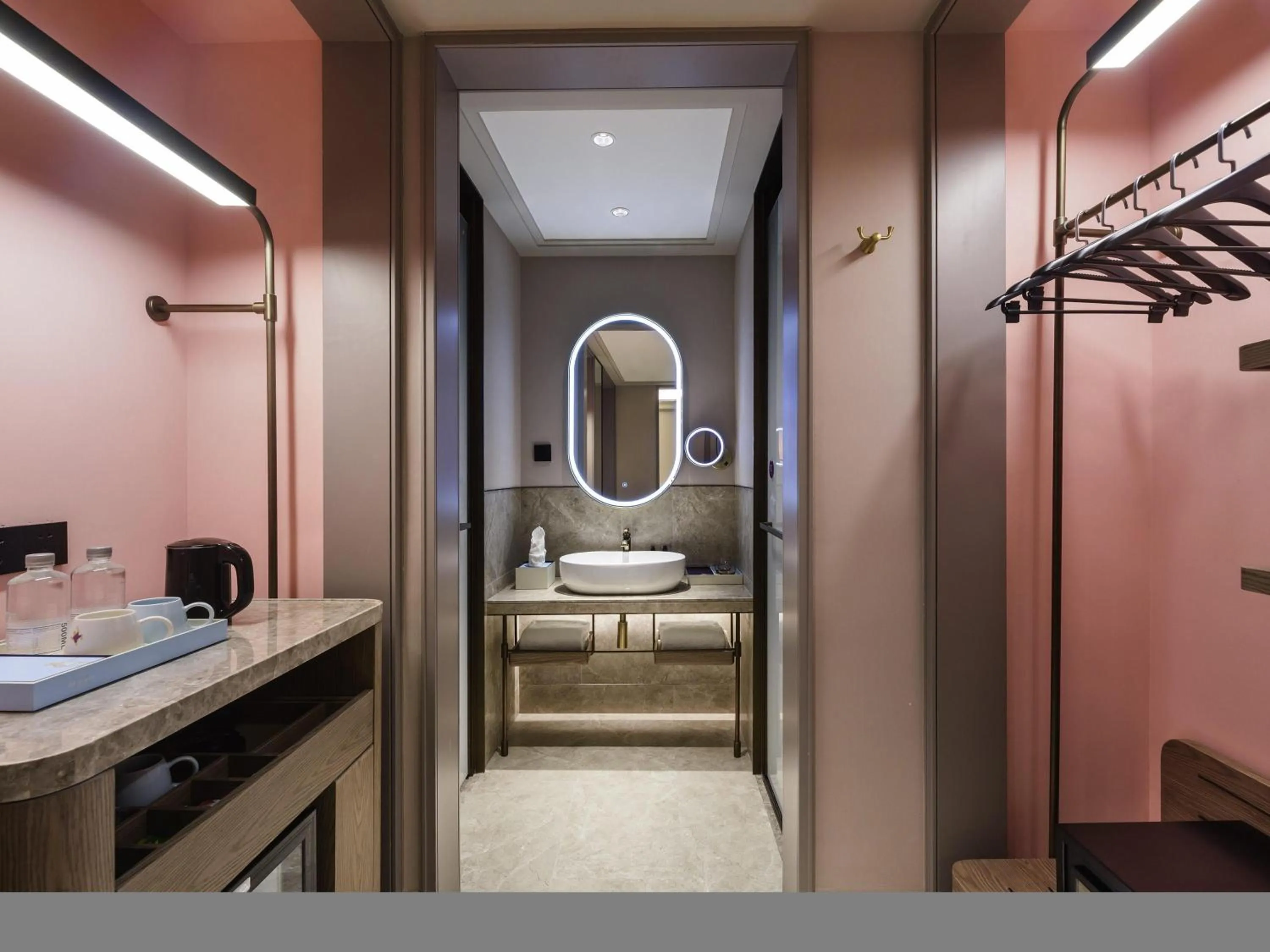 Bedroom in Mercure Shanghai Jinqiao