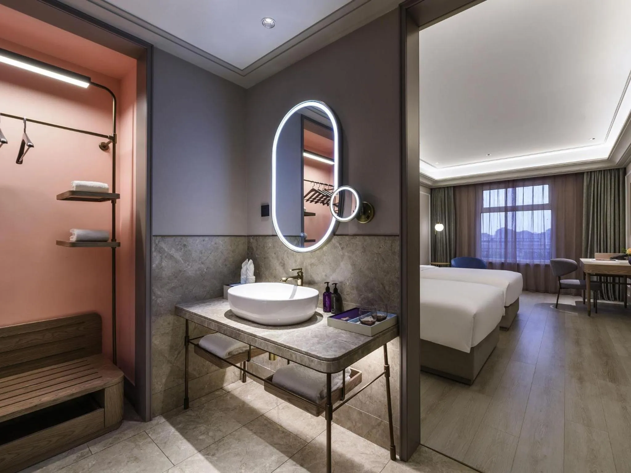 Bedroom, Bed in Mercure Shanghai Jinqiao