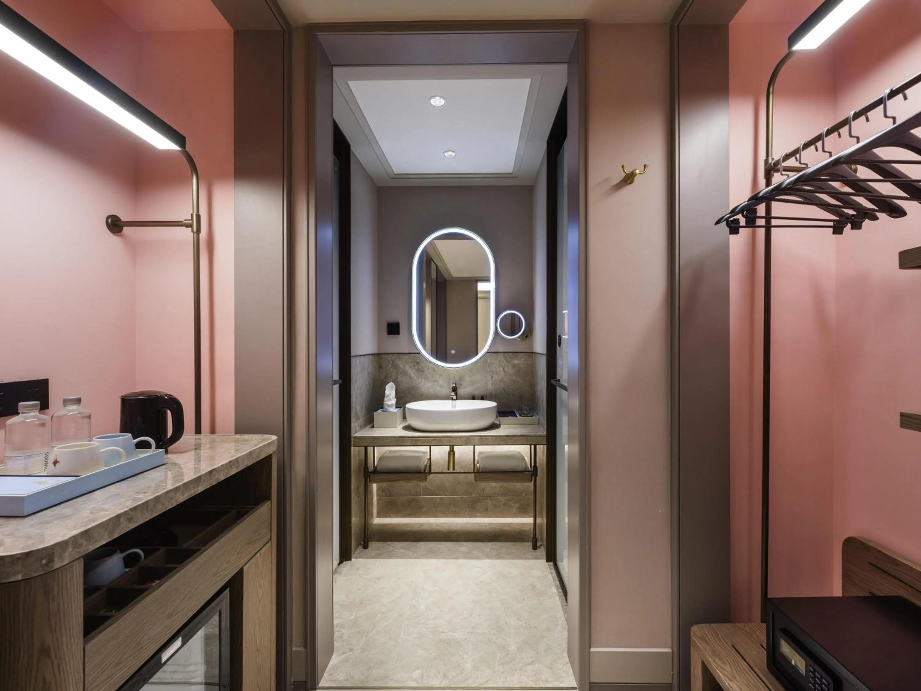 Bedroom in Mercure Shanghai Jinqiao