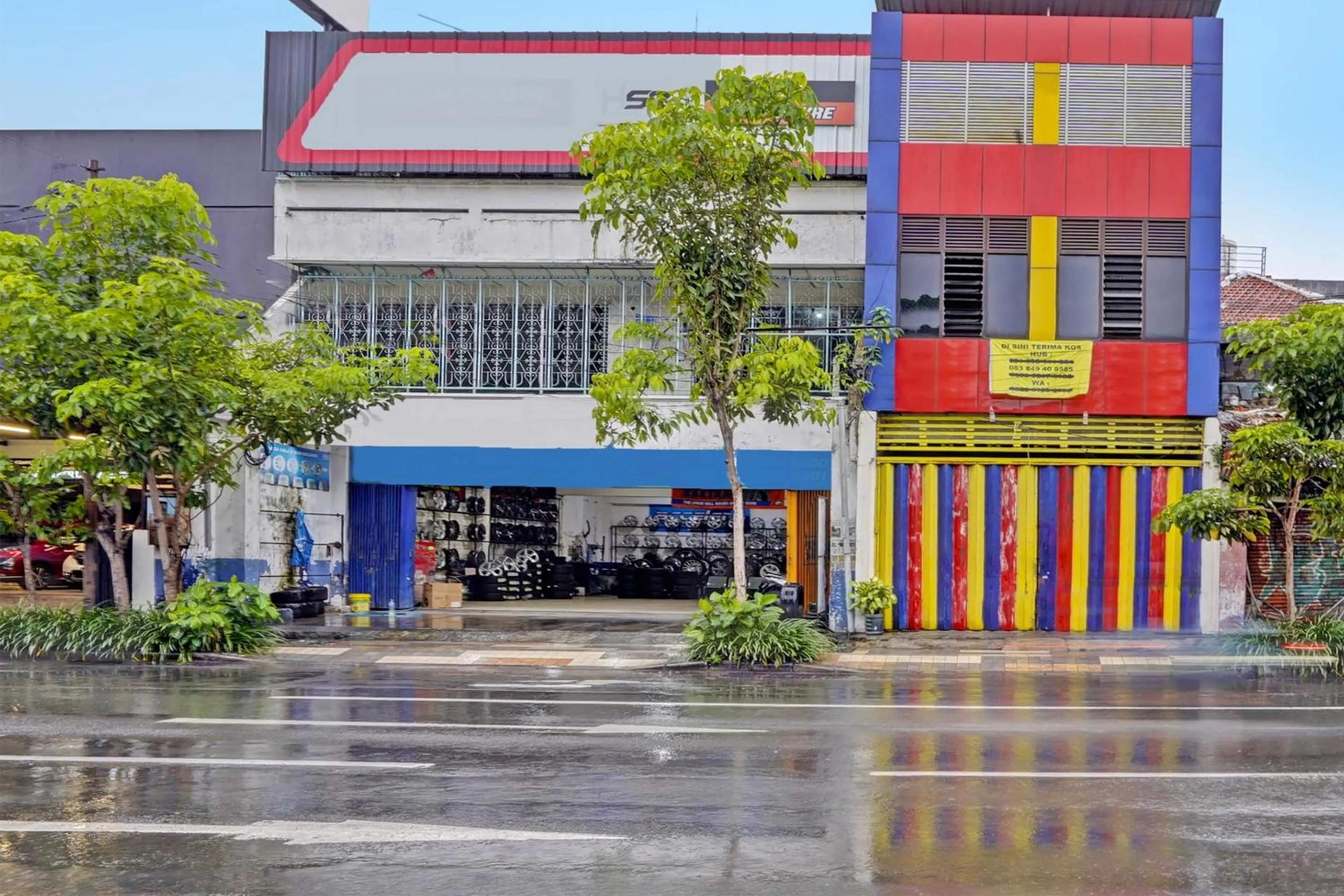 Facade/entrance in OYO 91126 Kertajaya Residence Surabaya