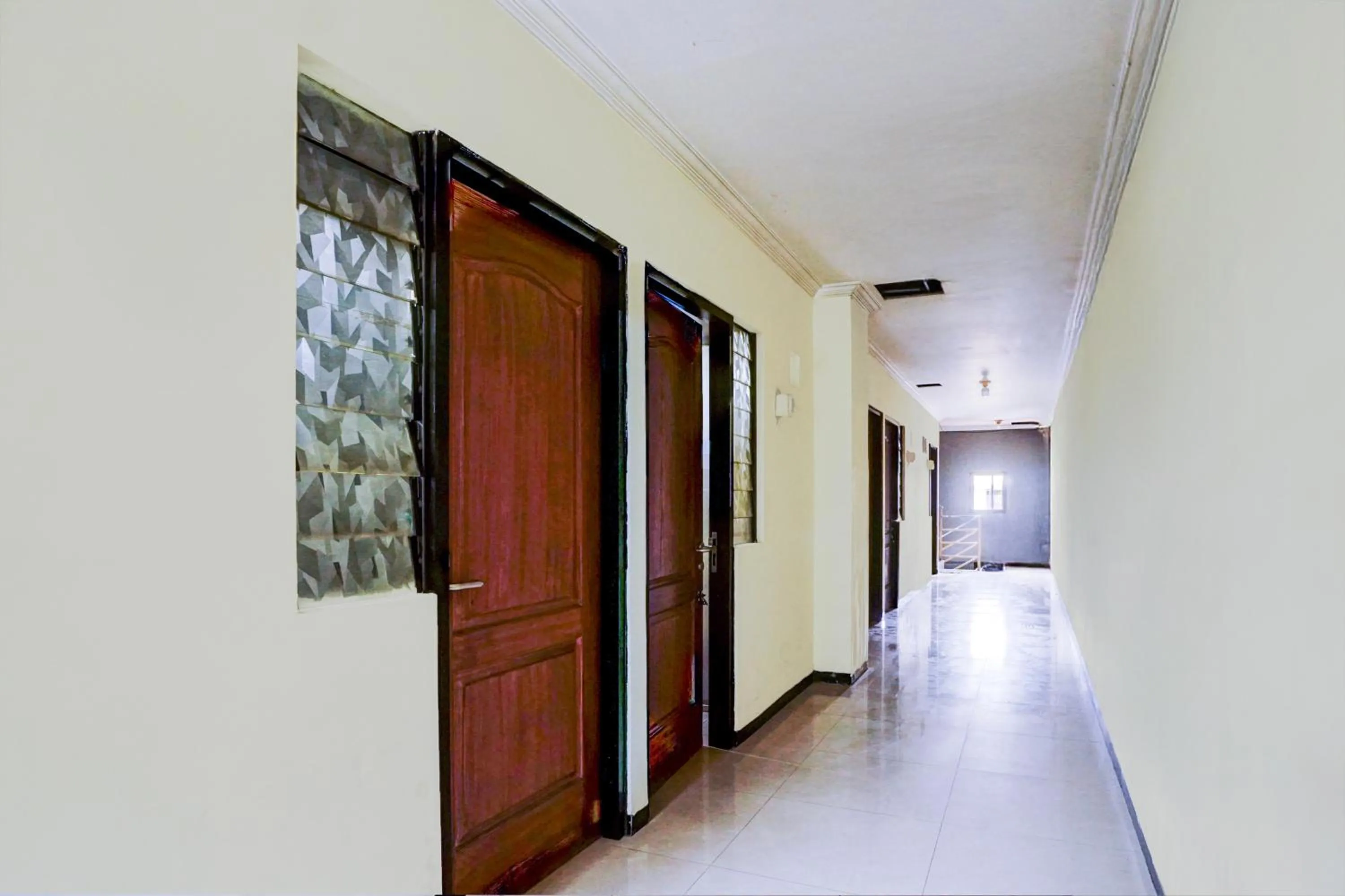 Lobby or reception in Hotel O Surabaya near Universitas Airlangga formerly Kertajaya Residence Surabaya