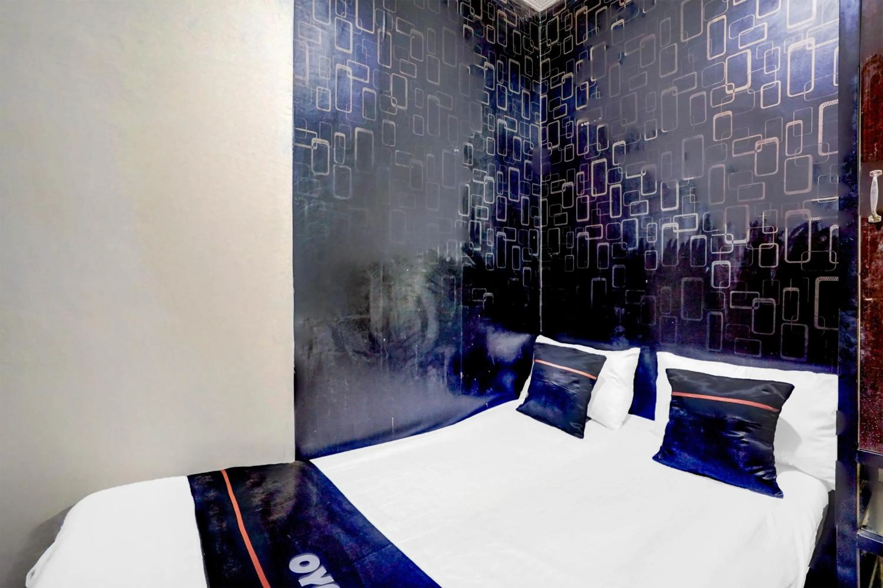 Bedroom, Bed in Hotel O Surabaya near Universitas Airlangga formerly Kertajaya Residence Surabaya