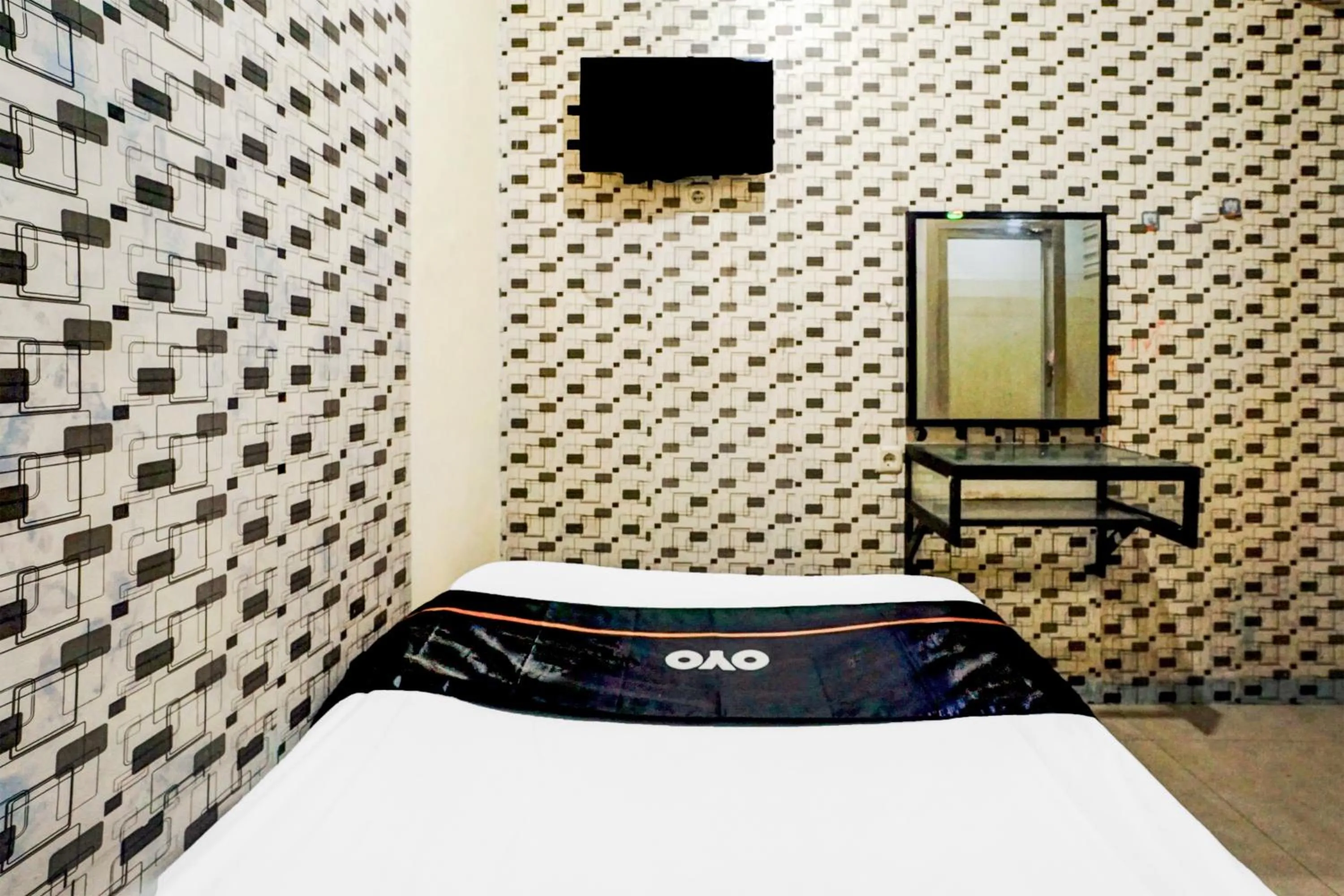 Bedroom, Bed in Hotel O Surabaya near Universitas Airlangga formerly Kertajaya Residence Surabaya