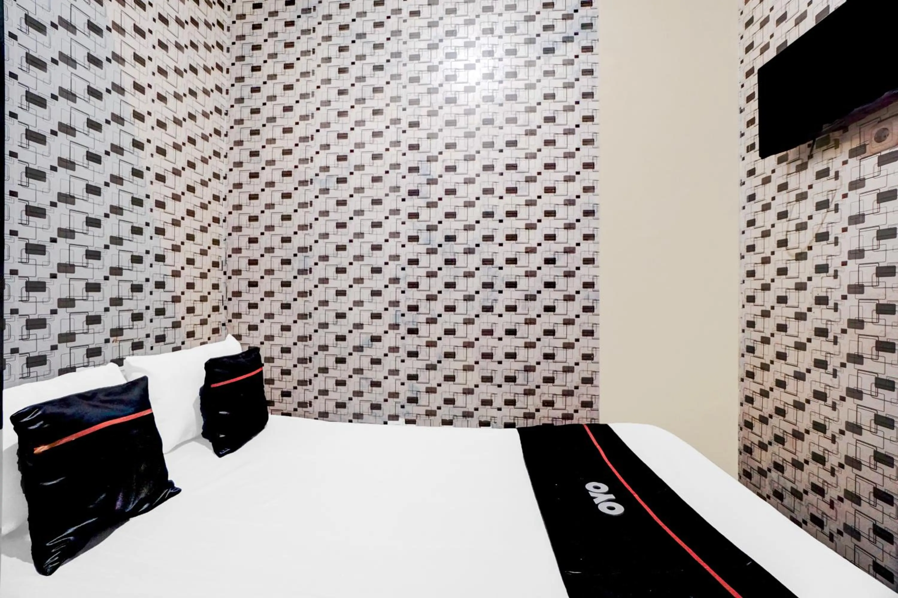 Bedroom, Bed in Hotel O Surabaya near Universitas Airlangga formerly Kertajaya Residence Surabaya